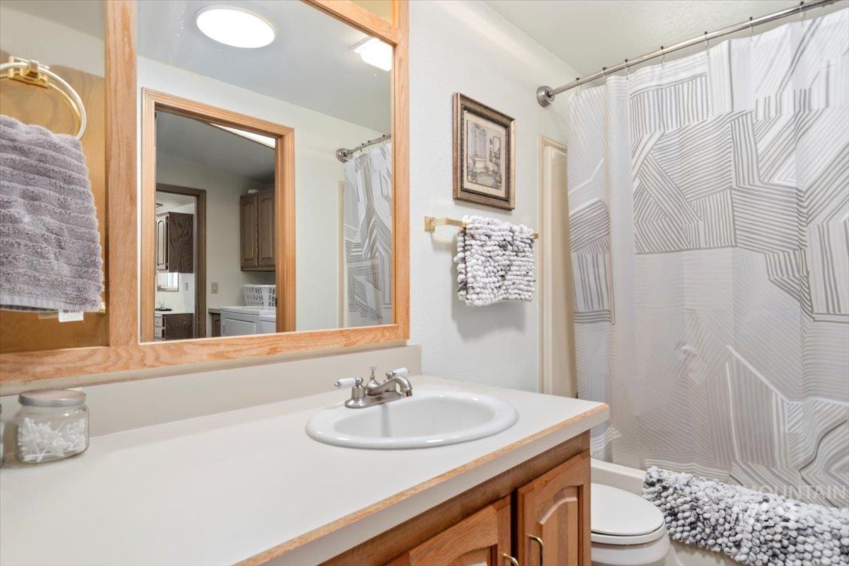 8530 Lake Shore Drive Property Photo 20