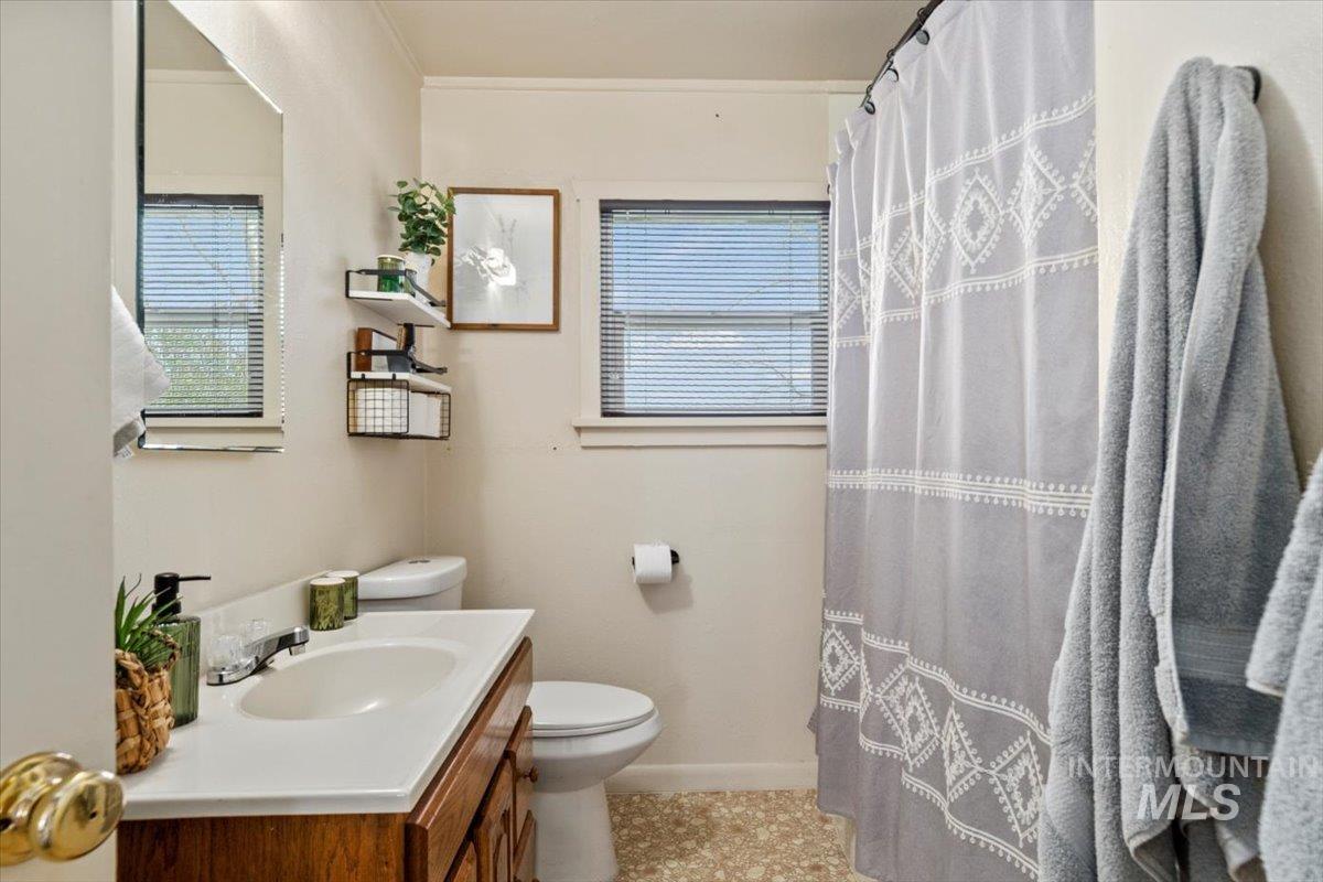 8530 Lake Shore Drive Property Photo 34