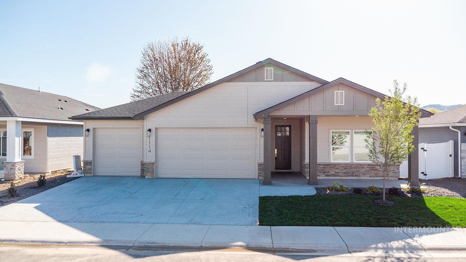 1114 Whitewater Way Property Photo 1