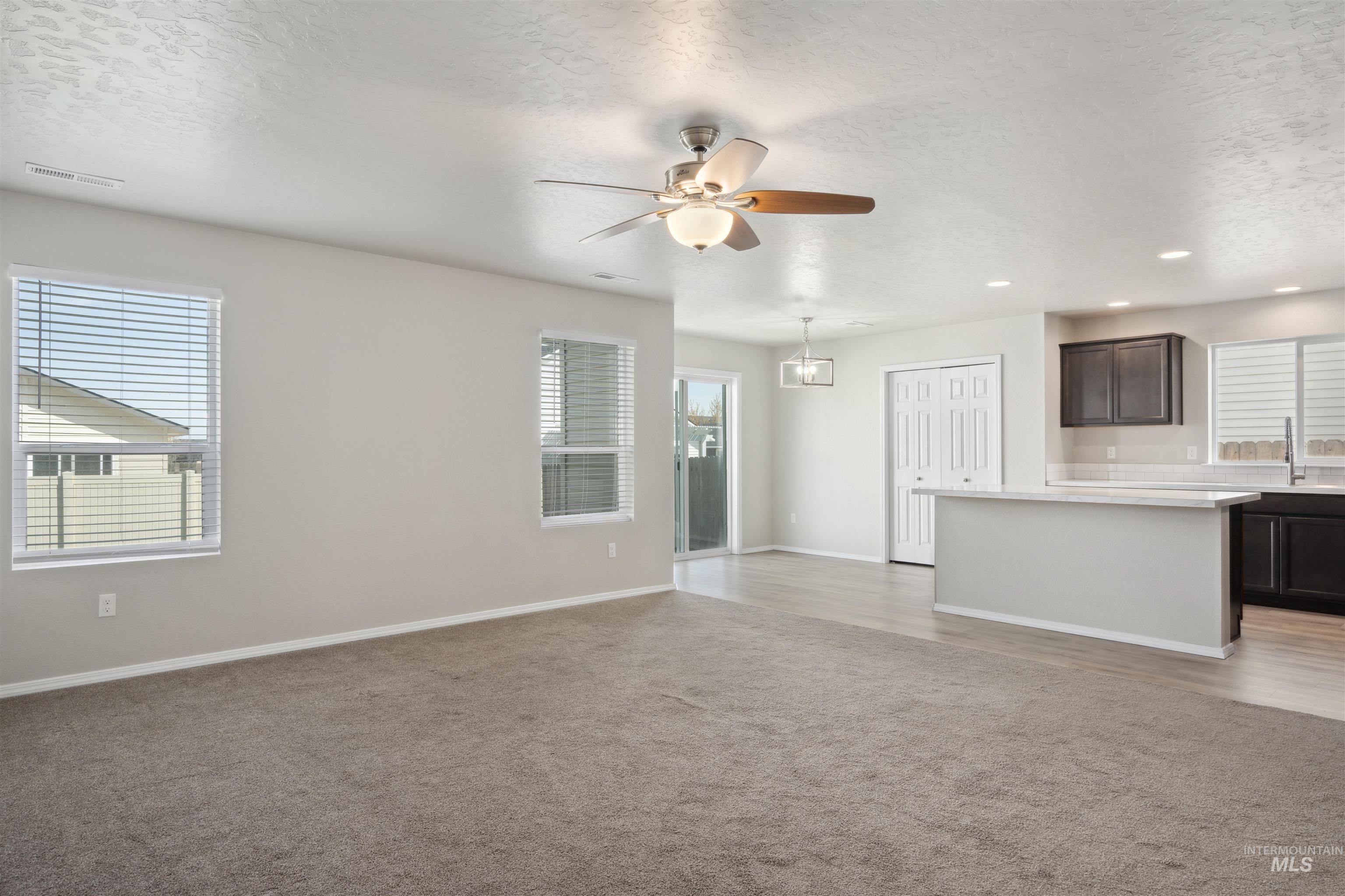 11836 Richmond Street Property Photo 6