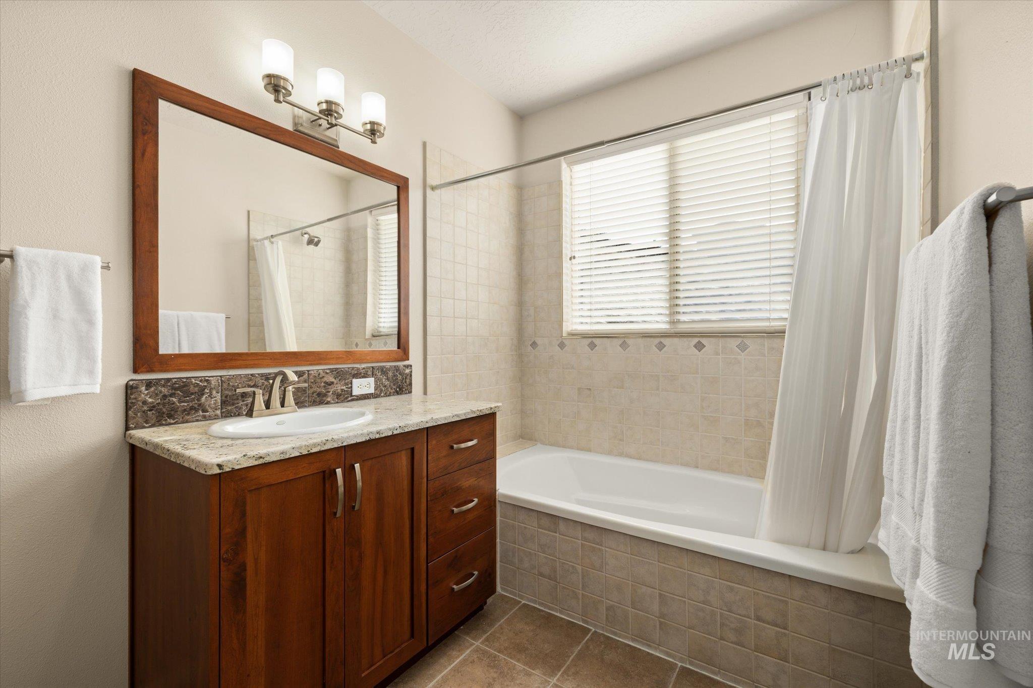 4239 N. Triple Ridge Place Property Photo 28