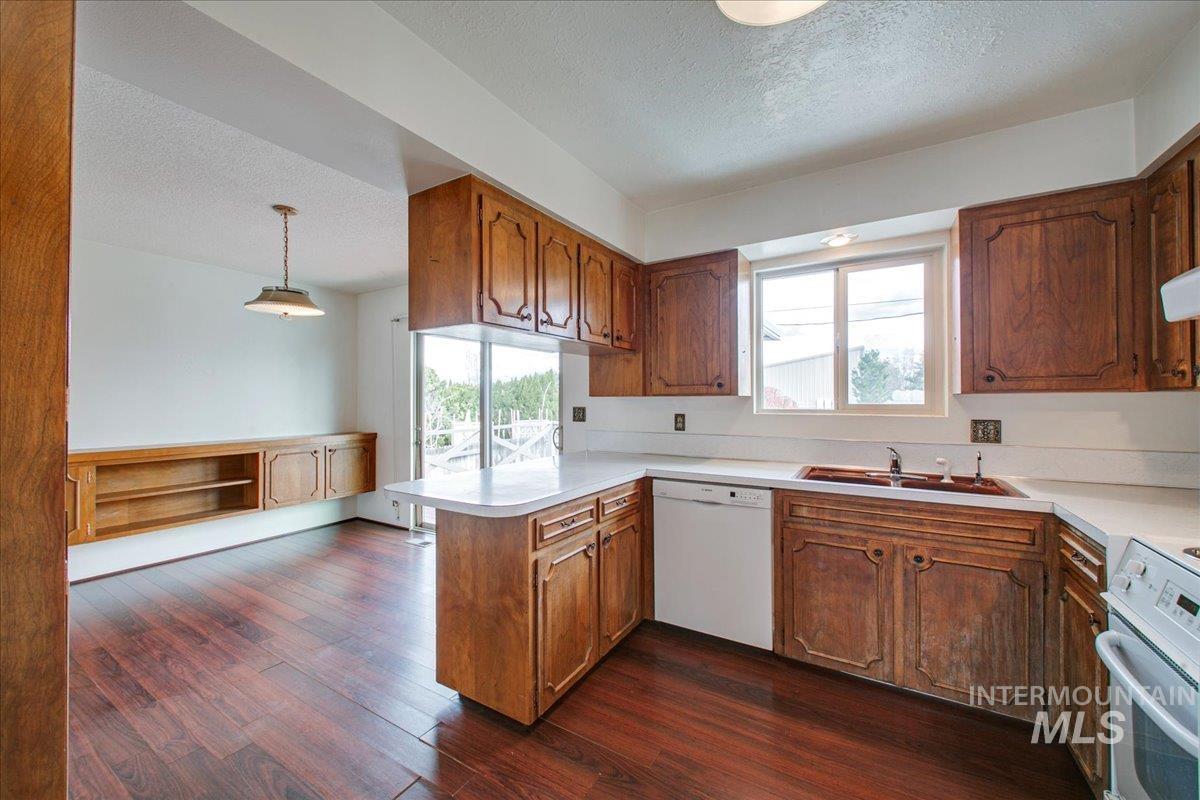 516 S Bitteroot Dr Property Photo 4