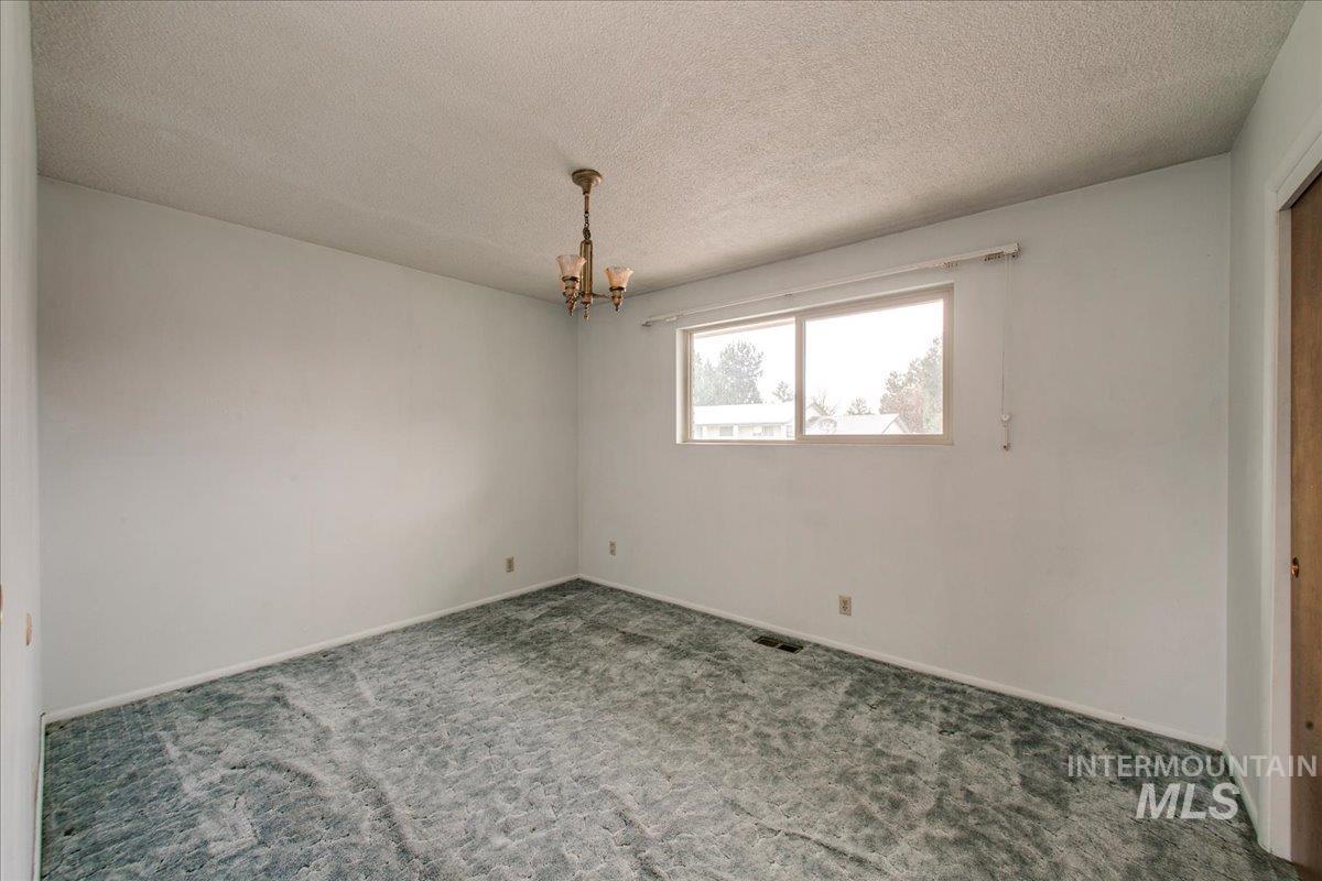 516 S Bitteroot Dr Property Photo 9