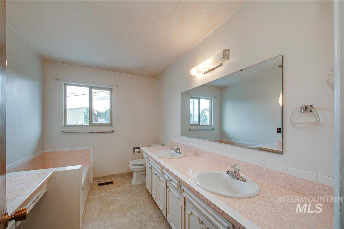 516 S Bitteroot Dr Property Photo 11