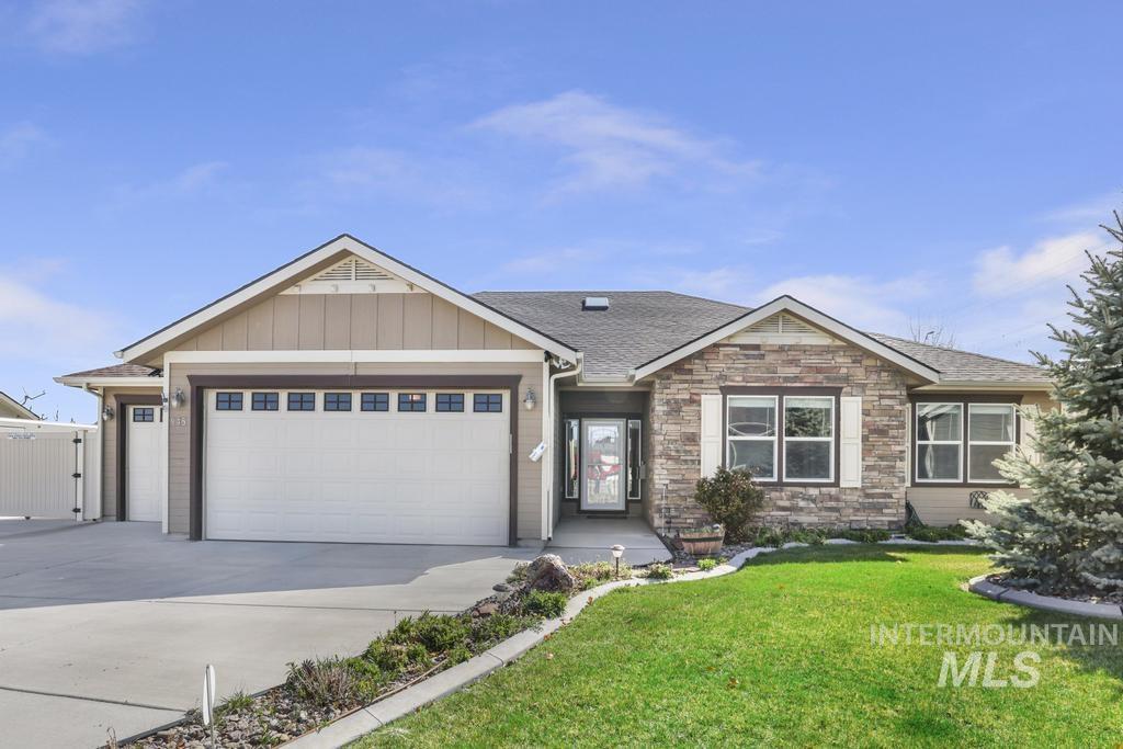 945 Birchton Loop Property Photo 1