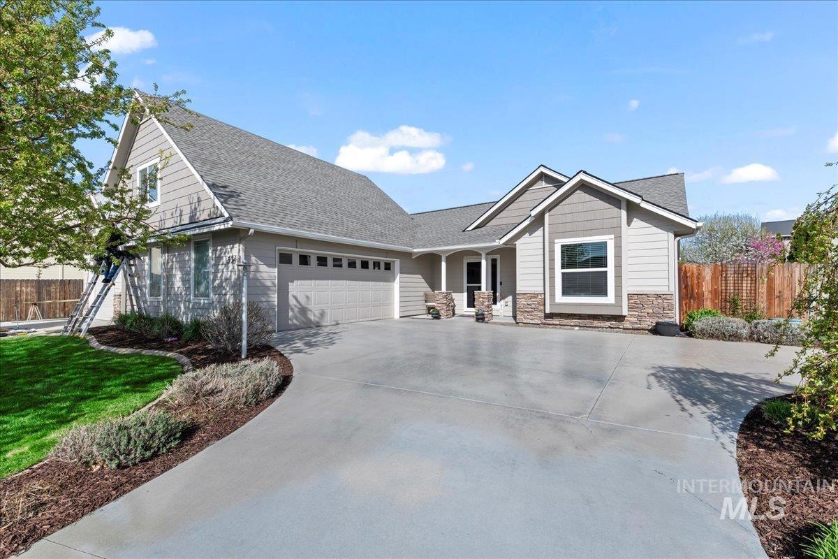 534 S Black Oak Property Photo