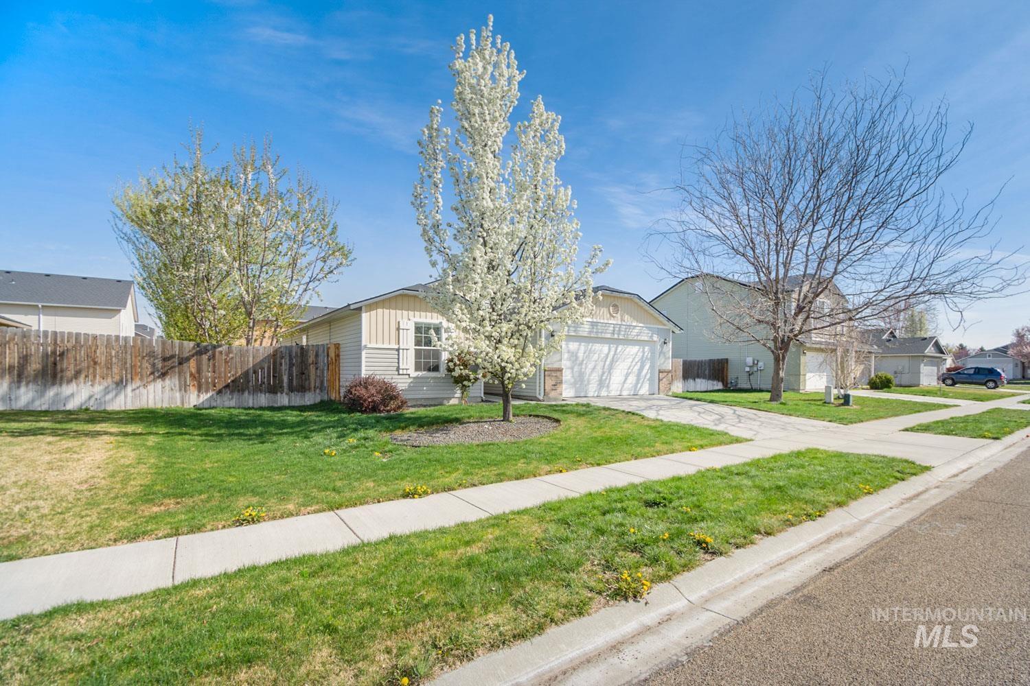 1610 W Shoshone Ave Property Photo 2
