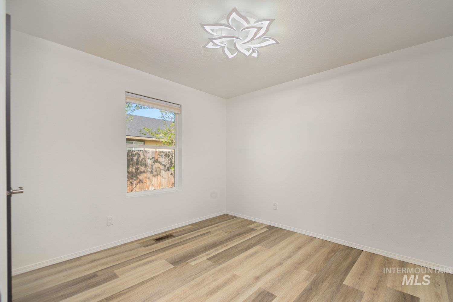 1610 W Shoshone Ave Property Photo 7
