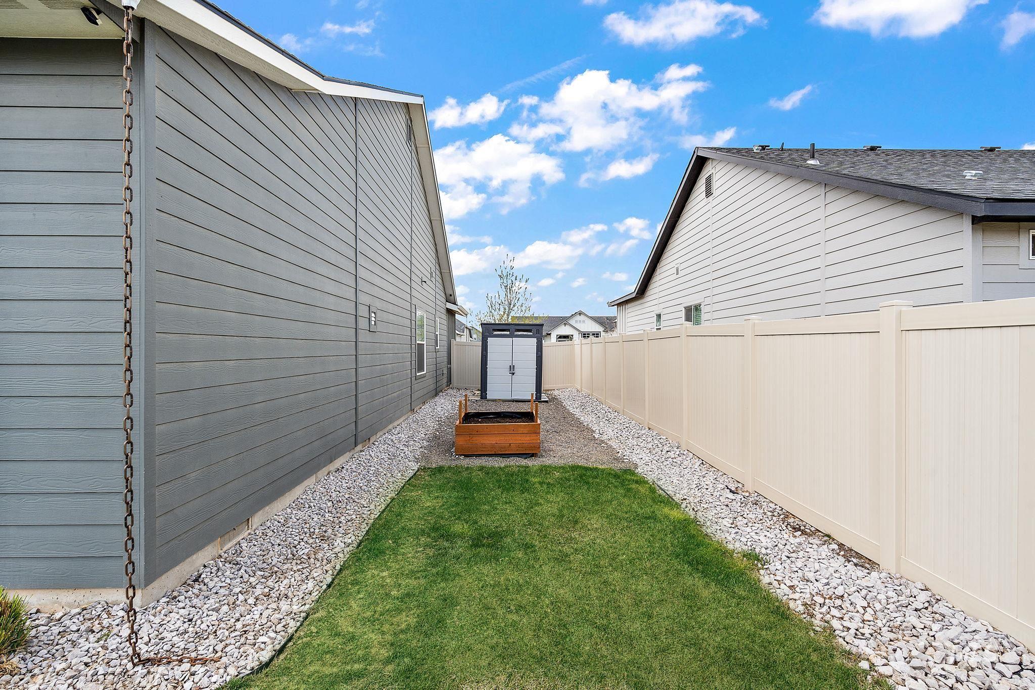 17406 N Flicker Ave Property Photo 28