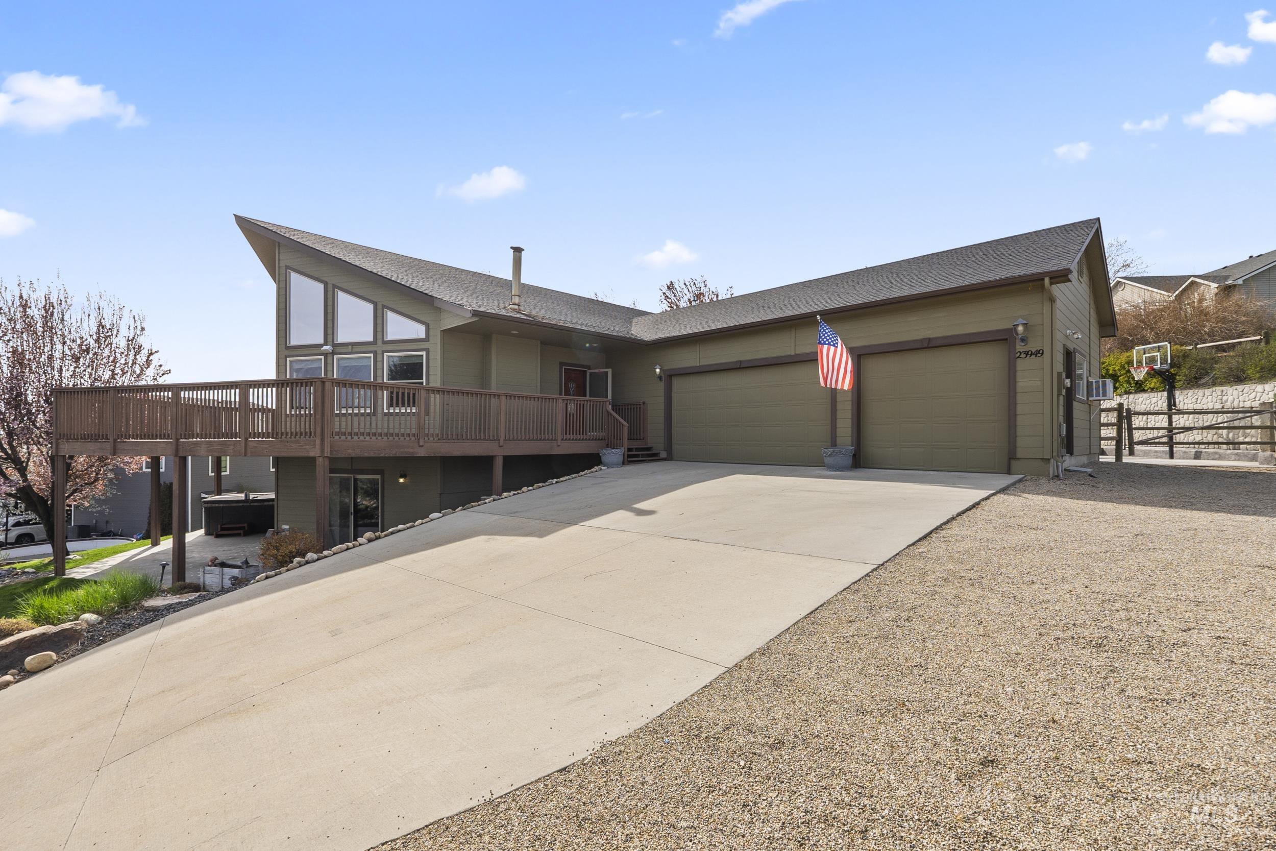 23949 Tyler Lane Property Photo 4