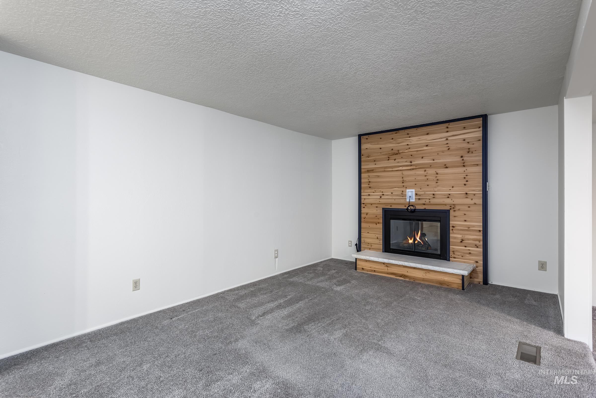 7525 W Maxwell Drive Property Photo 4