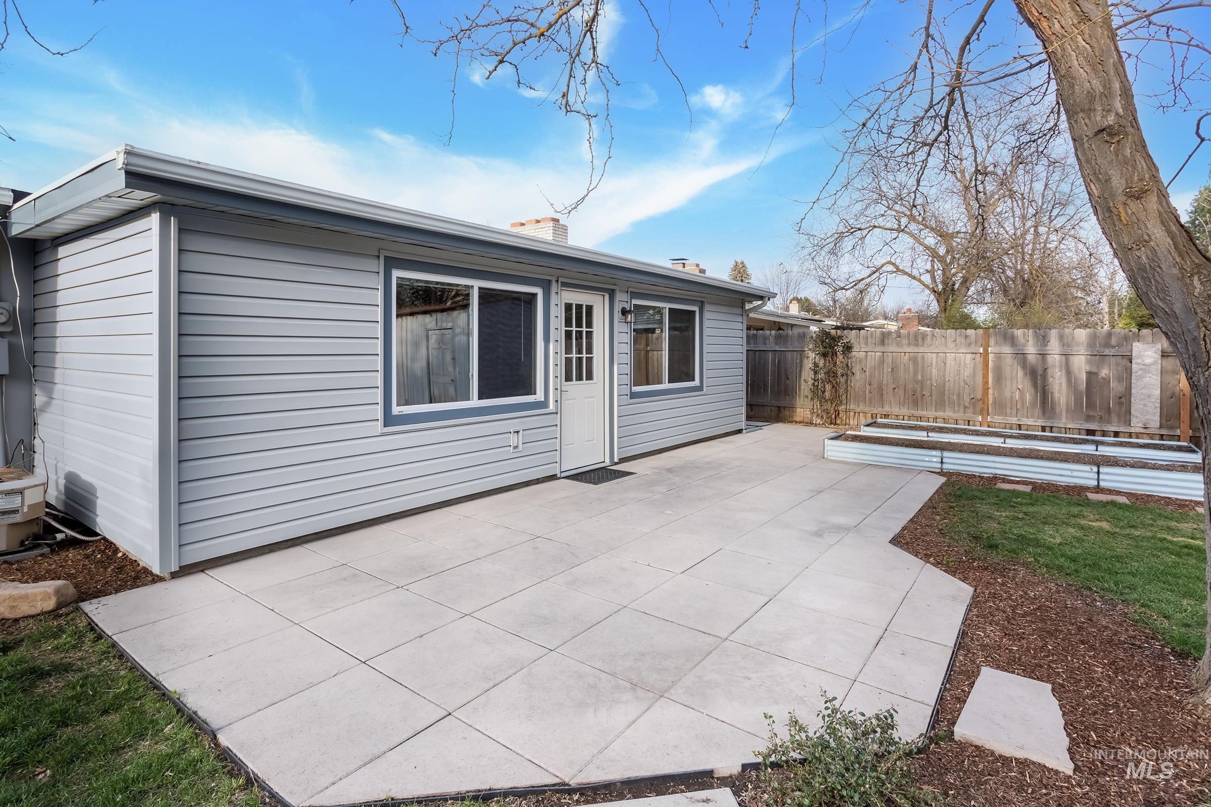 7525 W Maxwell Drive Property Photo 18
