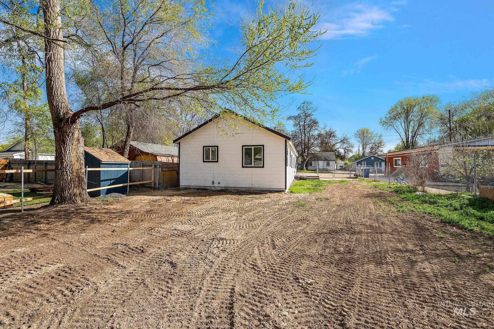 220 Hudson Avenue Property Photo 23