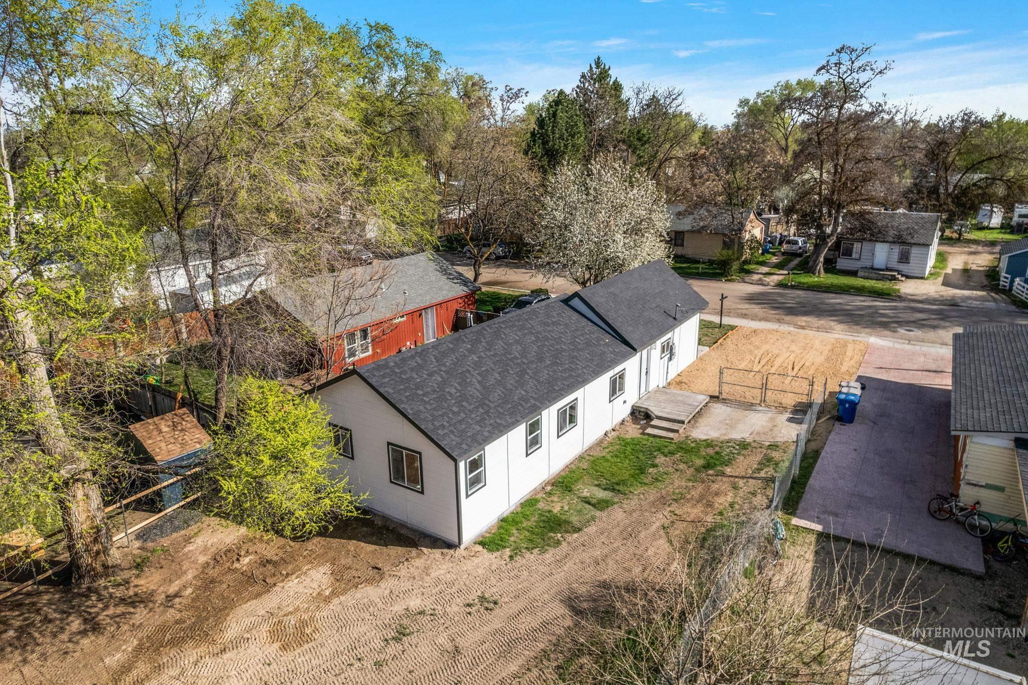 220 Hudson Avenue Property Photo 26