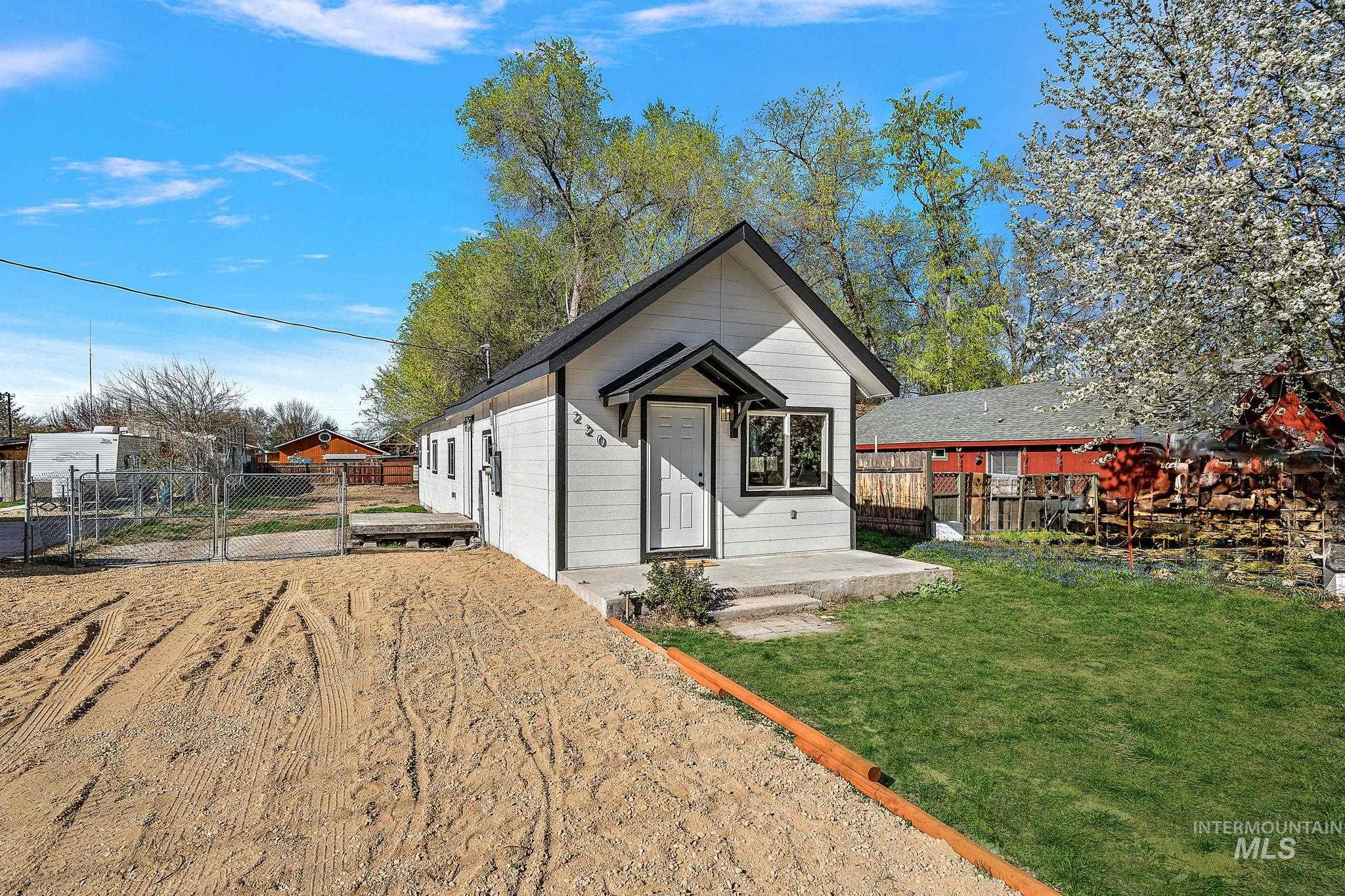 220 Hudson Avenue Property Photo 42