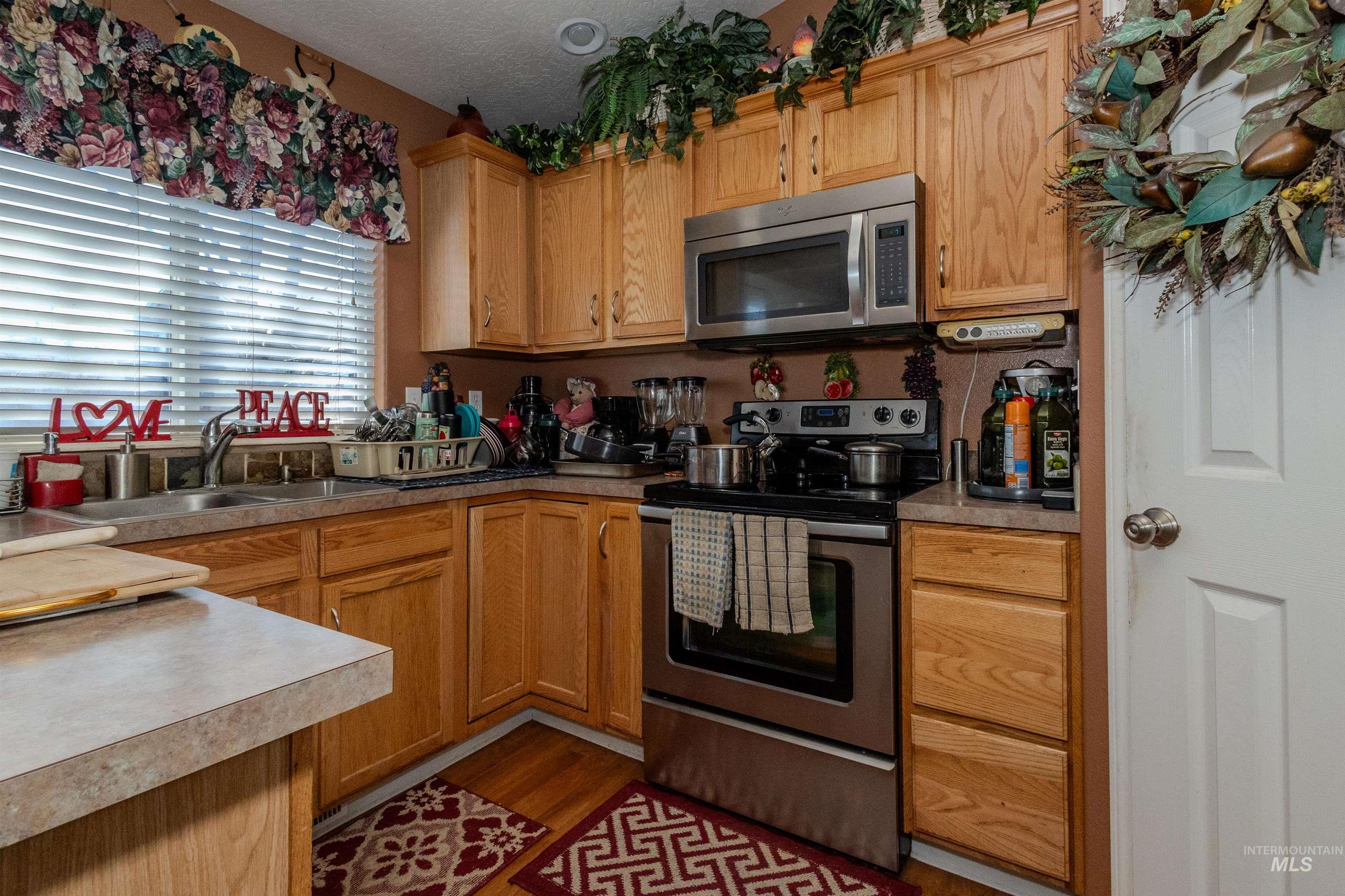 2702 Stoll Ct Property Photo 6