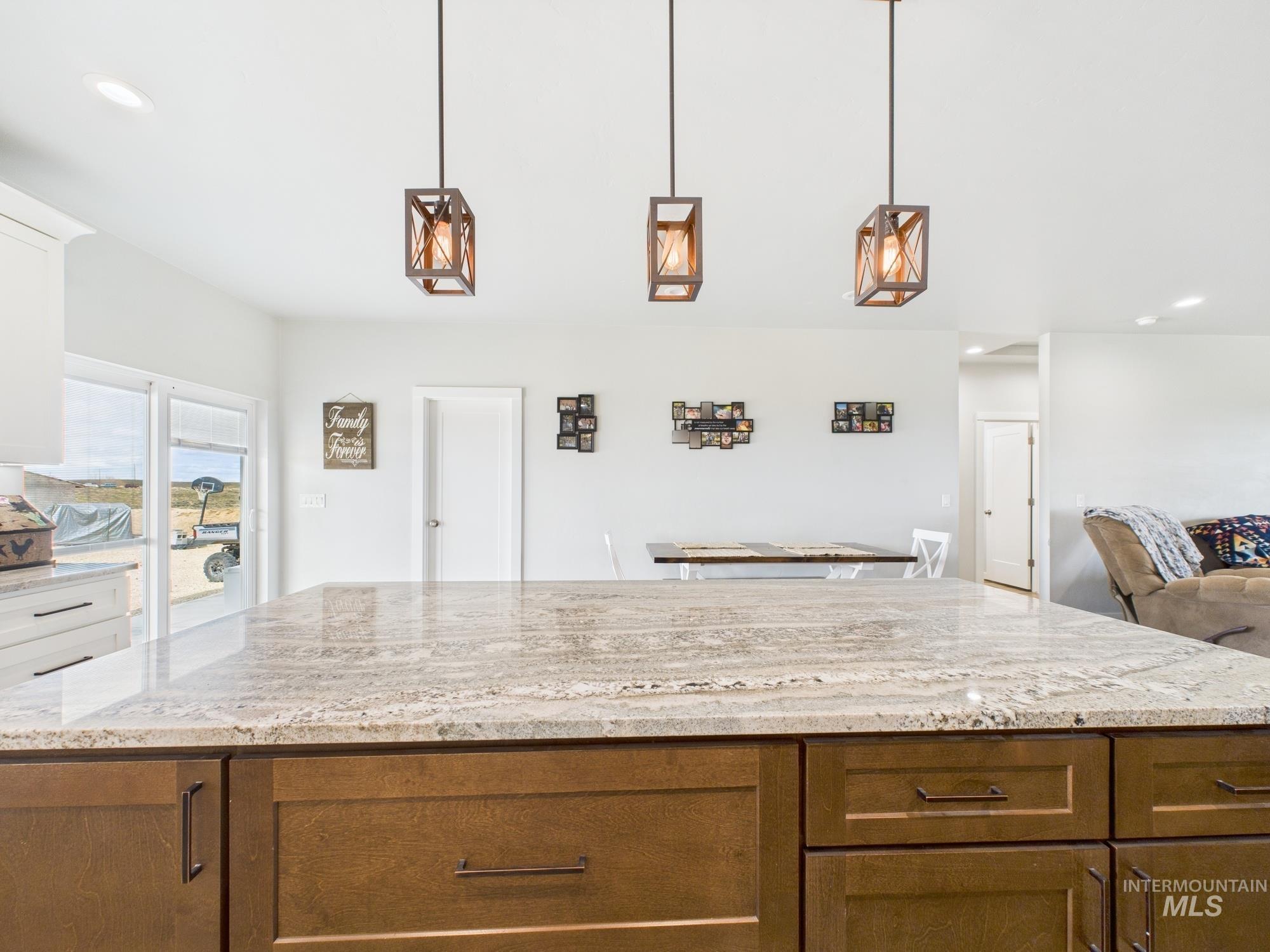 665 Tower Lane Property Photo 11