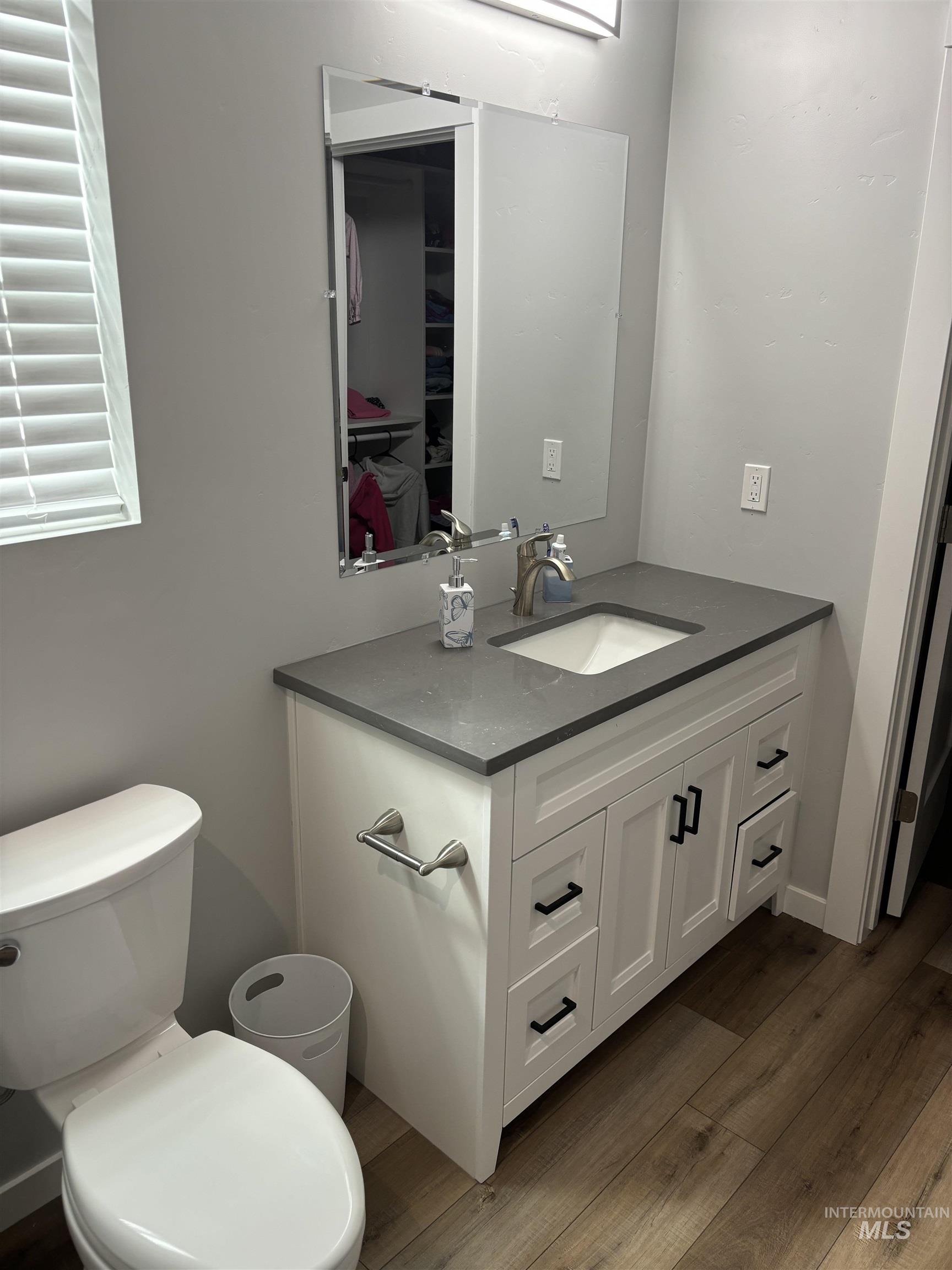 665 Tower Lane Property Photo 35