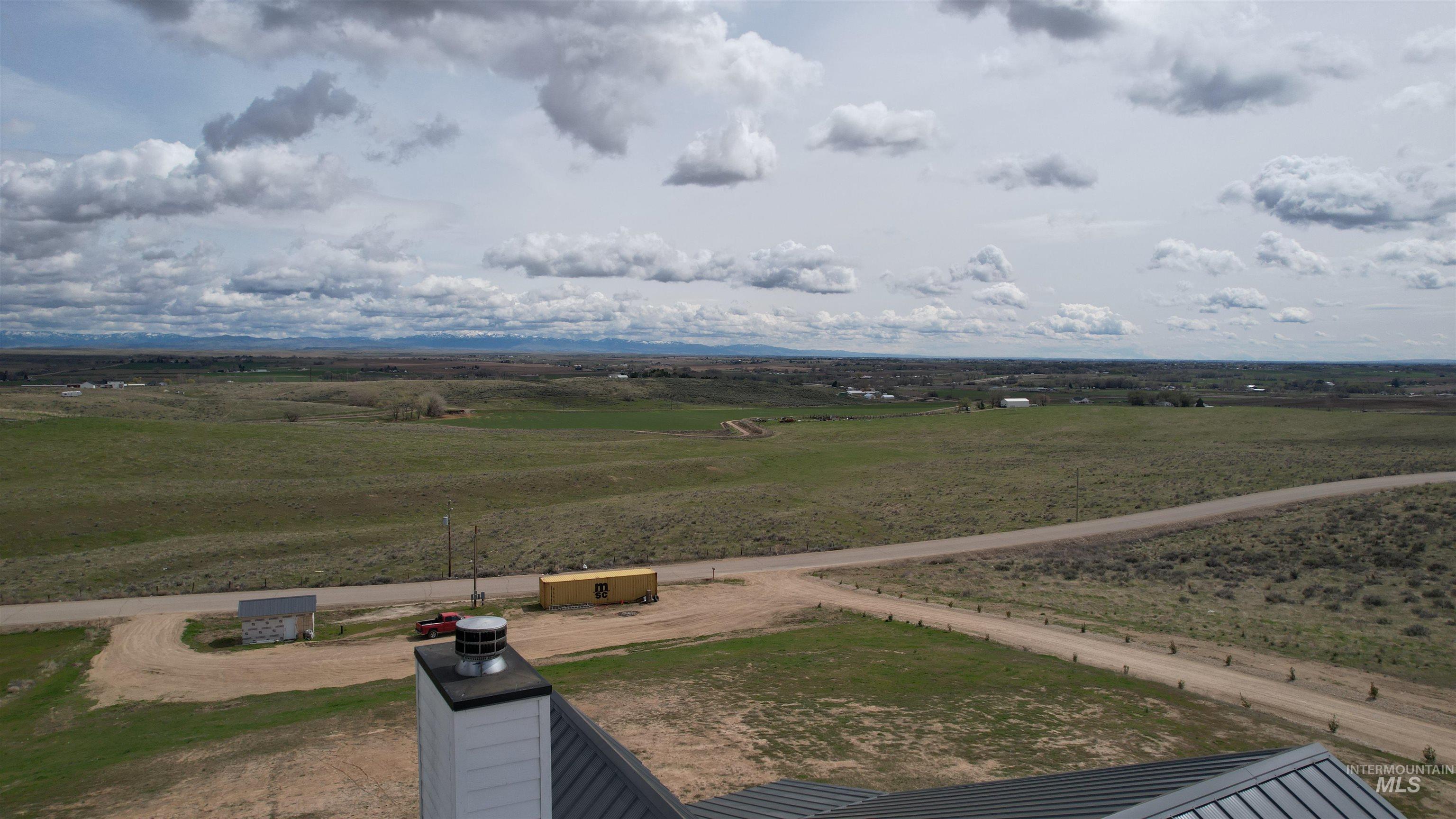 665 Tower Lane Property Photo 39