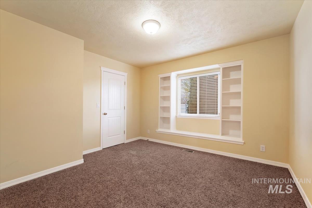 4128 E Chesapeake Dr Property Photo 17