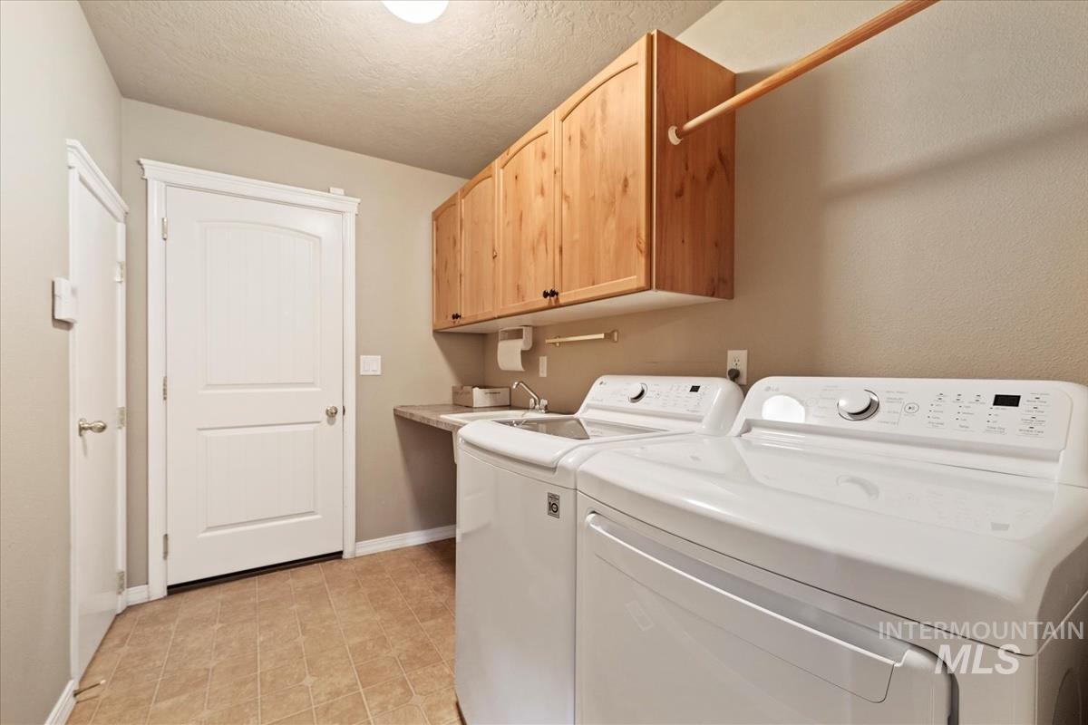 4128 E Chesapeake Dr Property Photo 21
