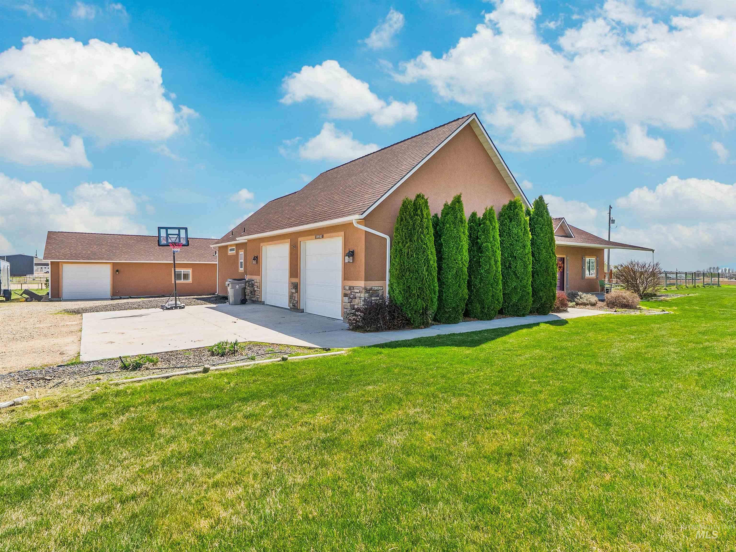 13921 Trapper Lane Property Photo 1