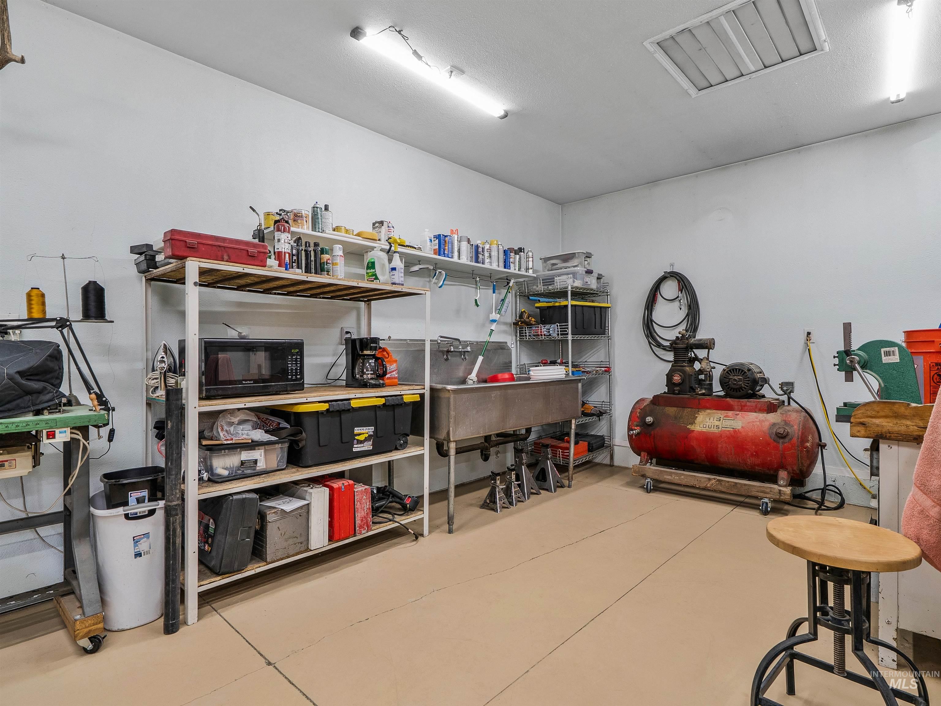 13921 Trapper Lane Property Photo 38