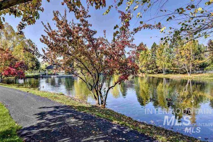 983 E Thunderbird Ct Property Photo 43