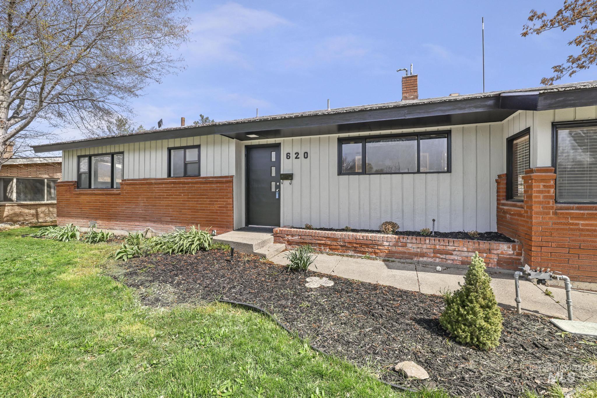 620 Monte Vista Dr Property Photo 1