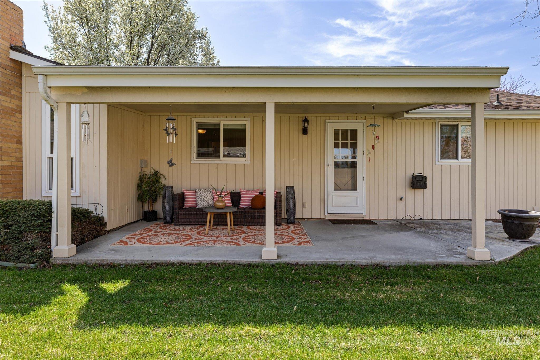 5427 N Paulson Cir Property Photo 2