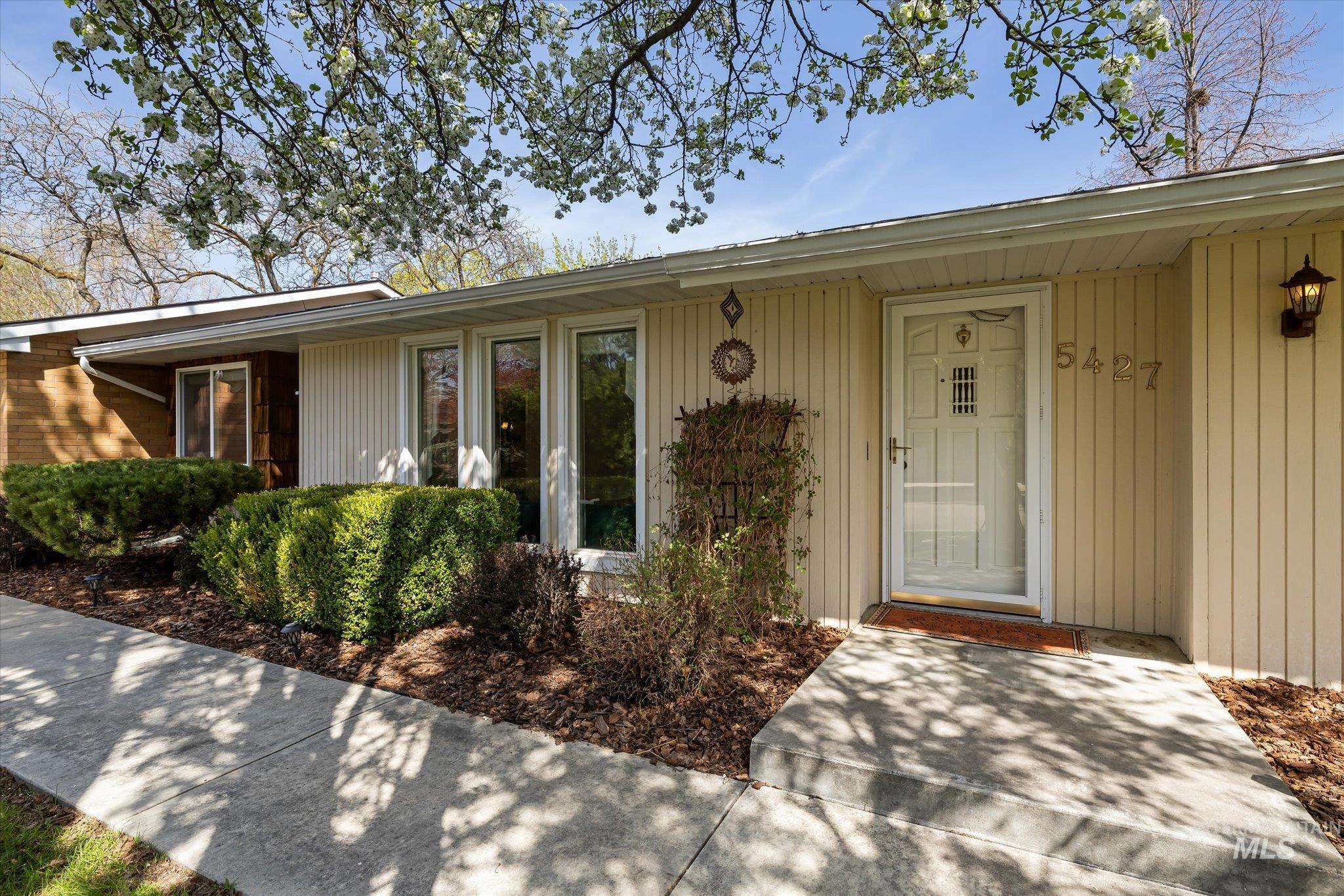 5427 N Paulson Cir Property Photo 6
