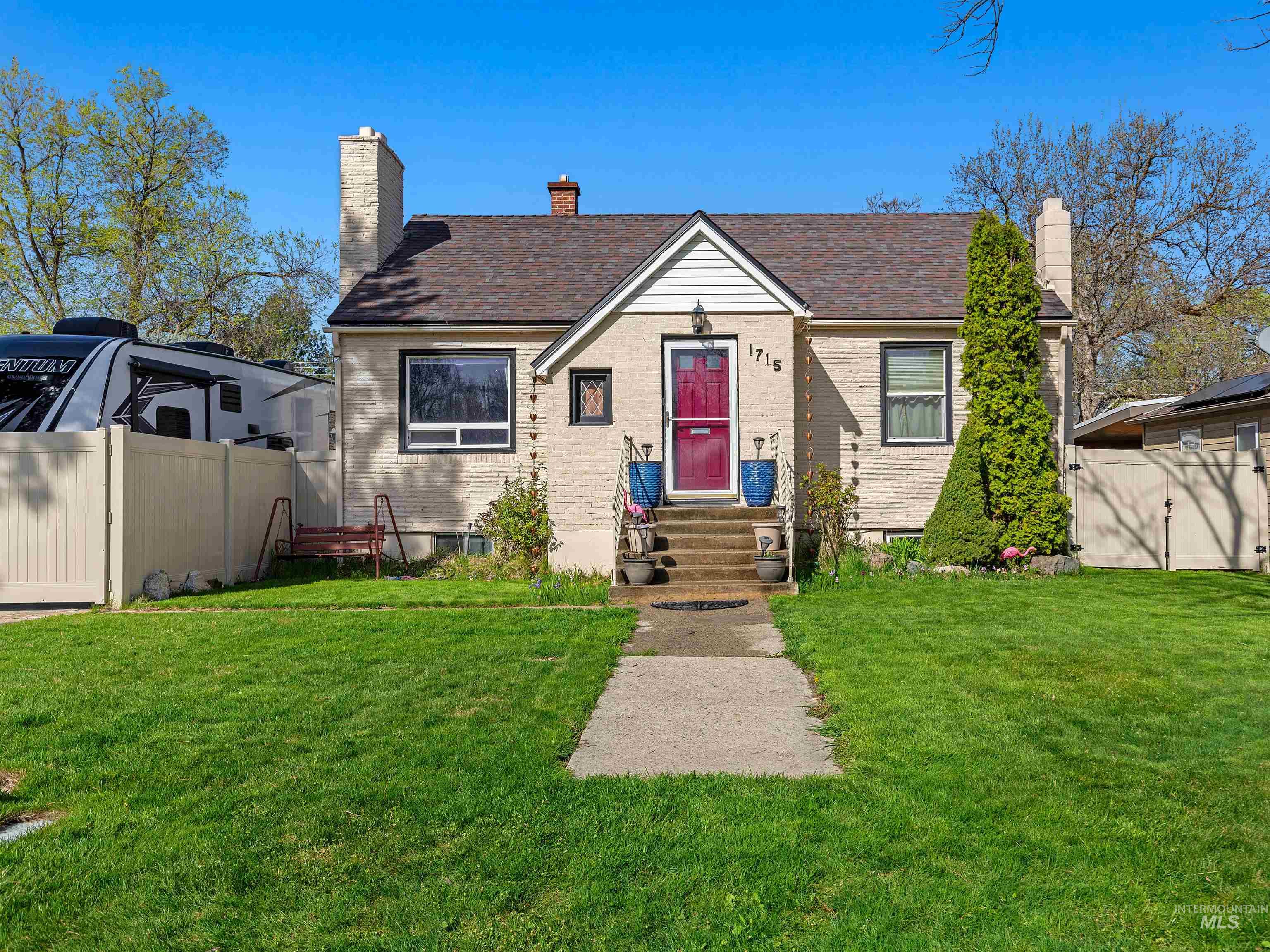 1715 S Leadville Ave Property Photo 1
