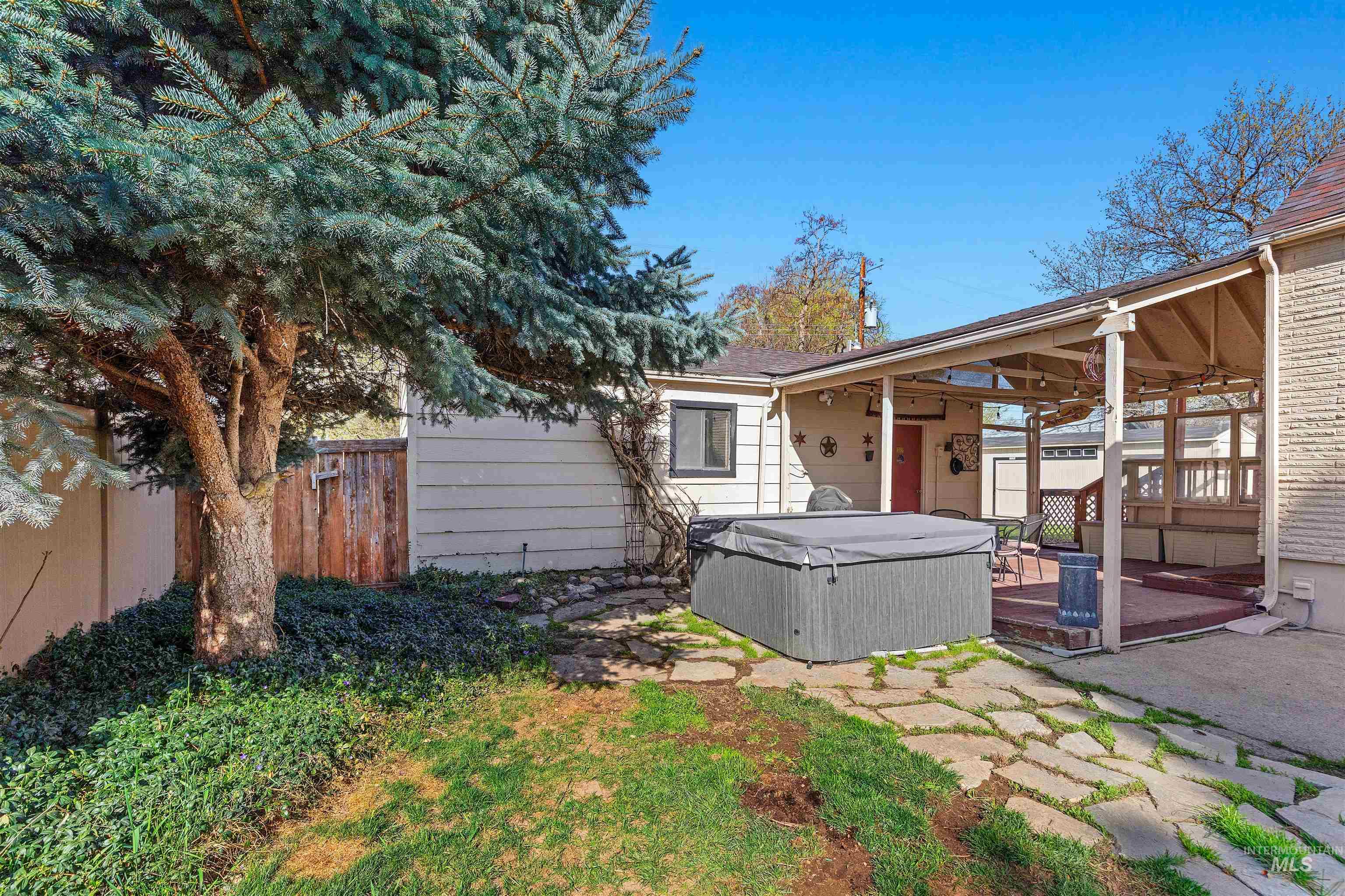 1715 S Leadville Ave Property Photo 4
