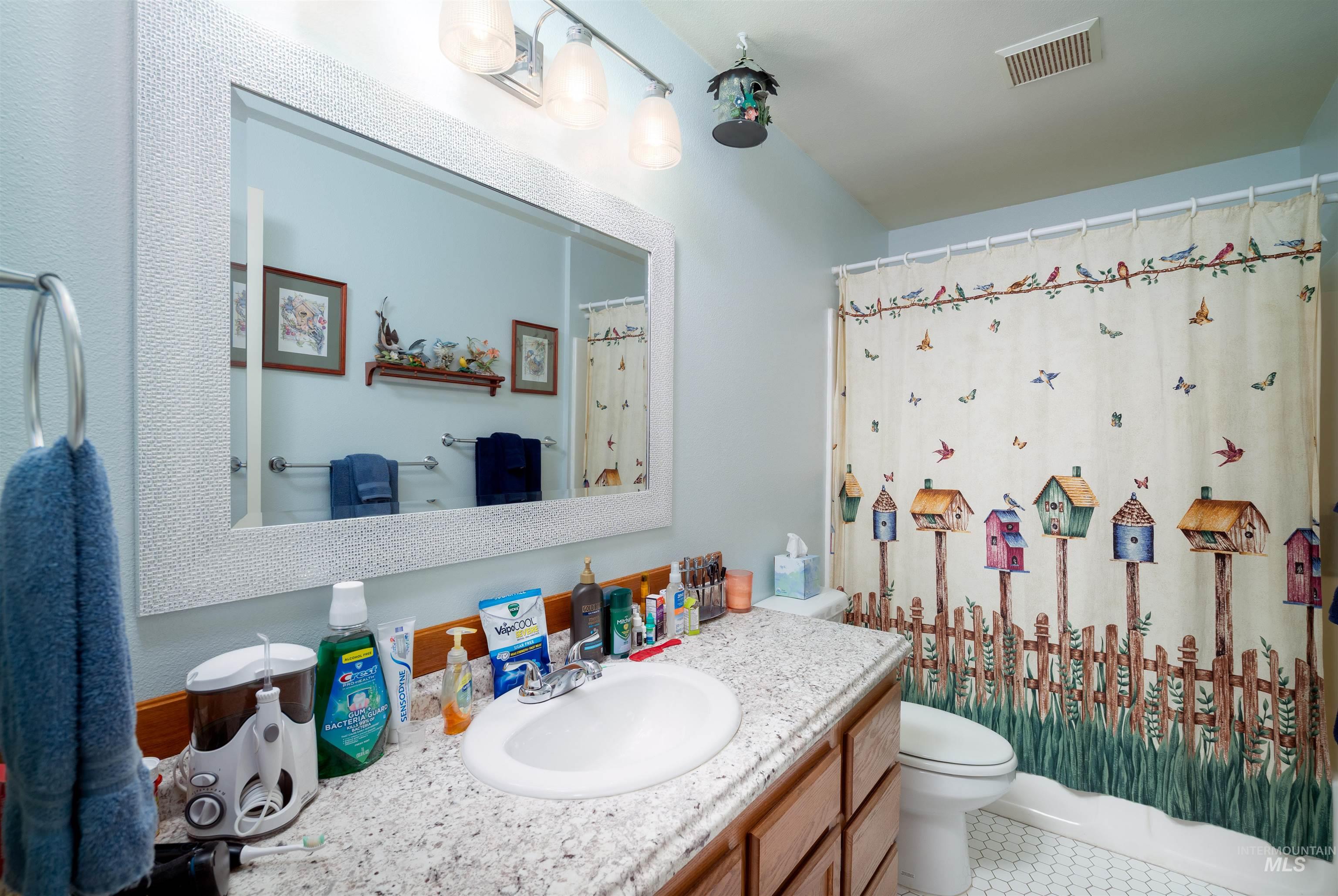 1768 N Victor Ave Property Photo 23