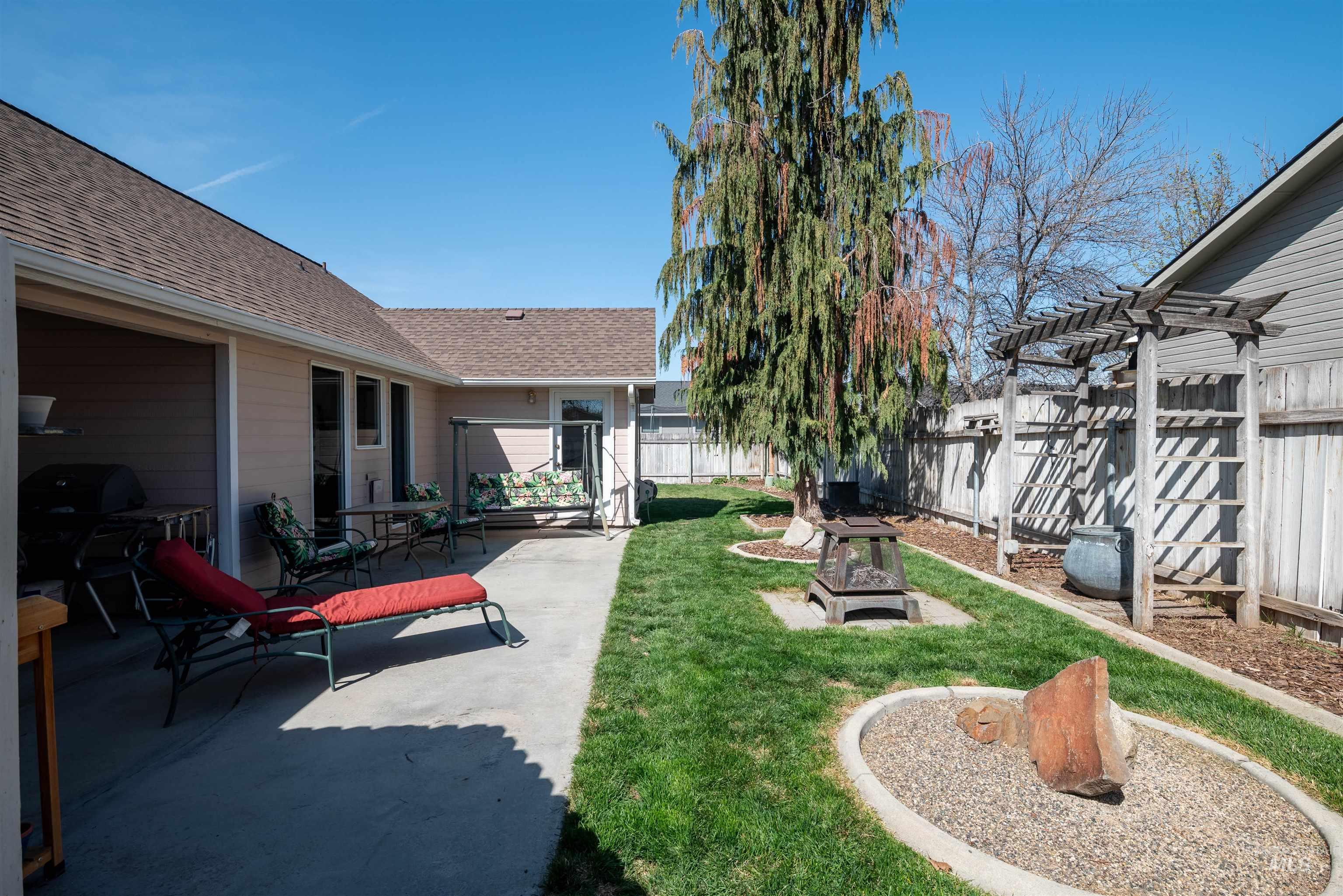 1768 N Victor Ave Property Photo 31