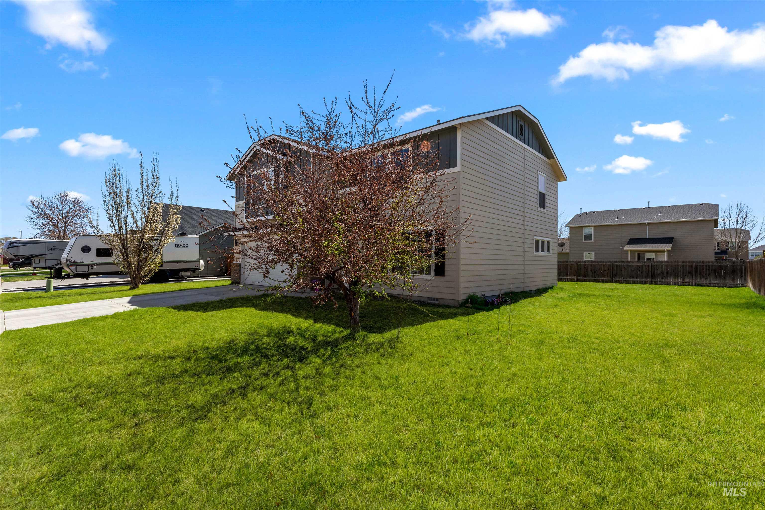 665 Sw Nugget St Property Photo 22