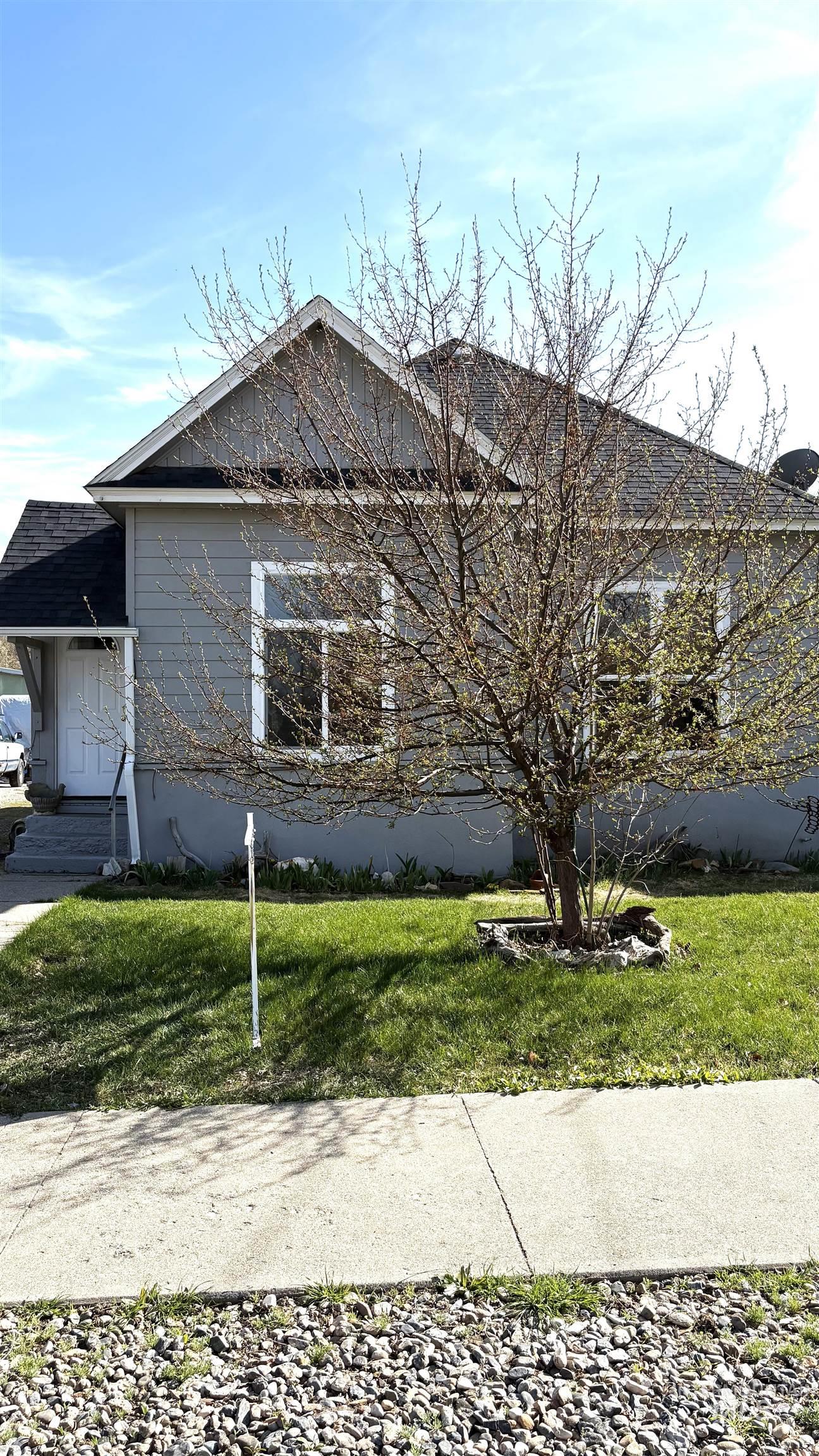 1723 Valley Ave Property Photo