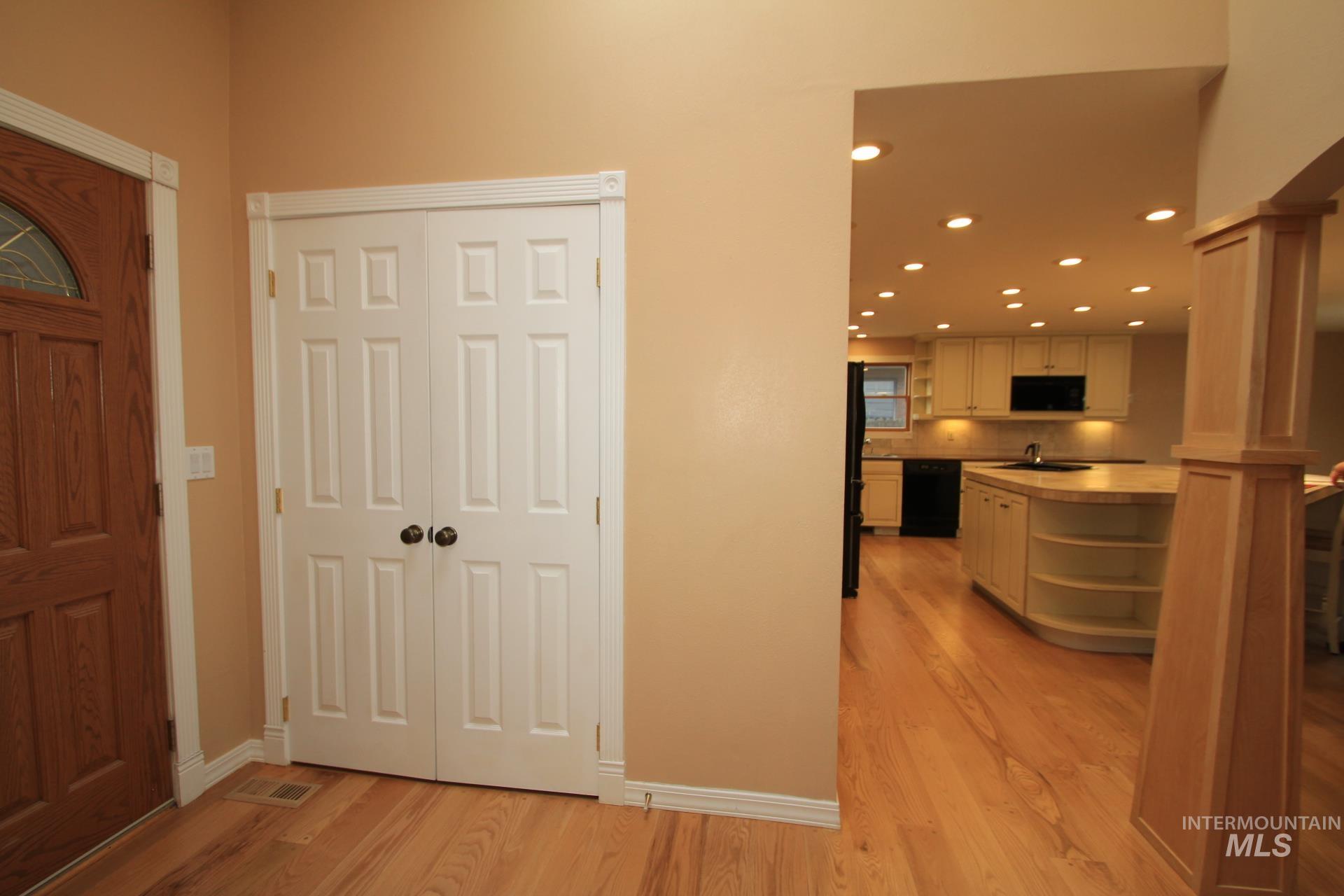 3728 W Sugar Creek Dr Property Photo 9
