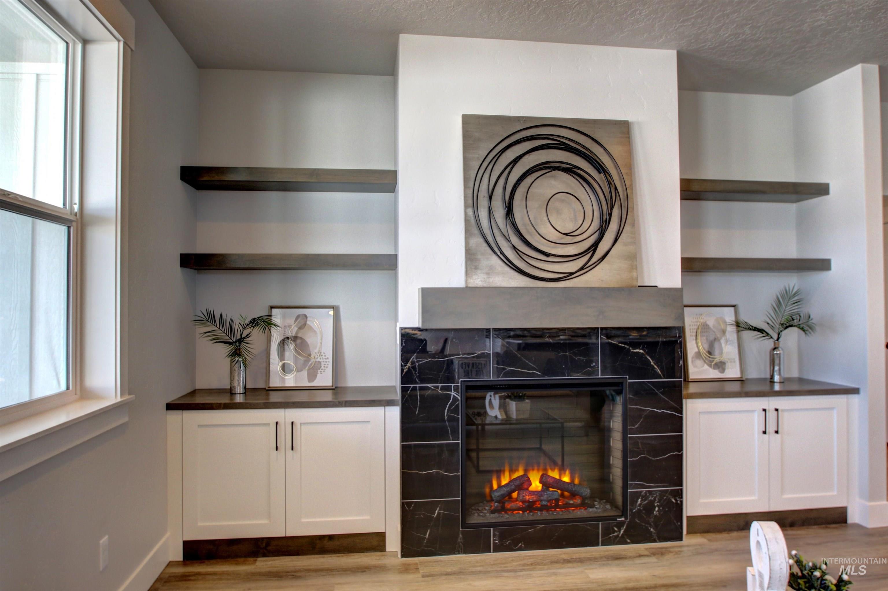 56 E Jarvis St Property Photo 7