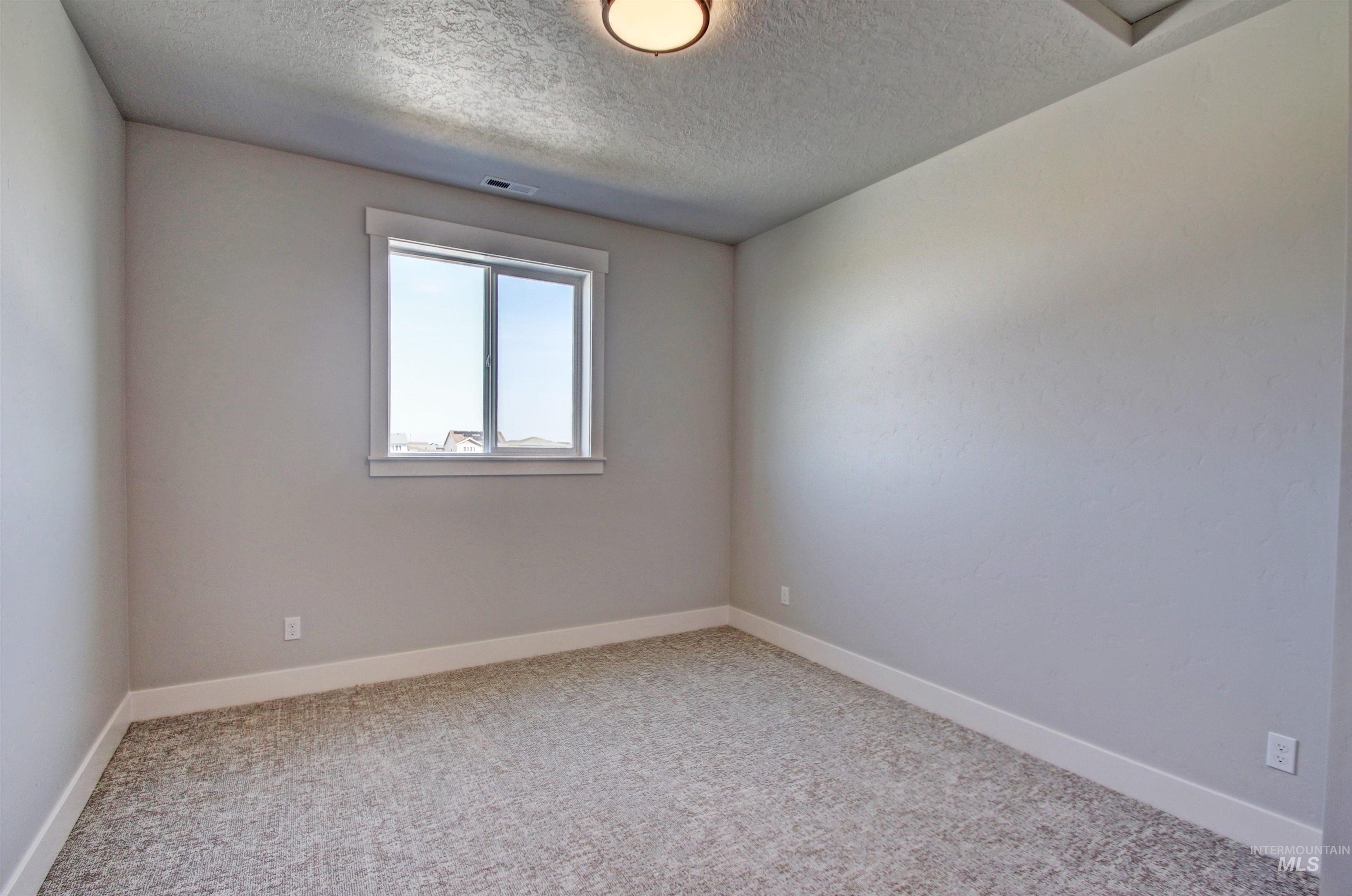 56 E Jarvis St Property Photo 32