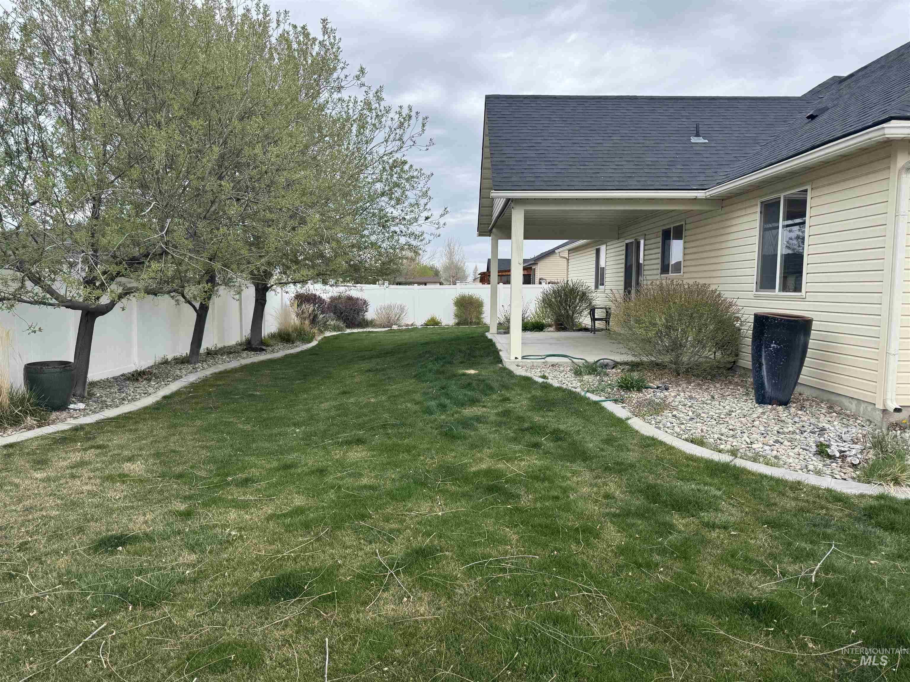 601 Windrow Way Property Photo 3