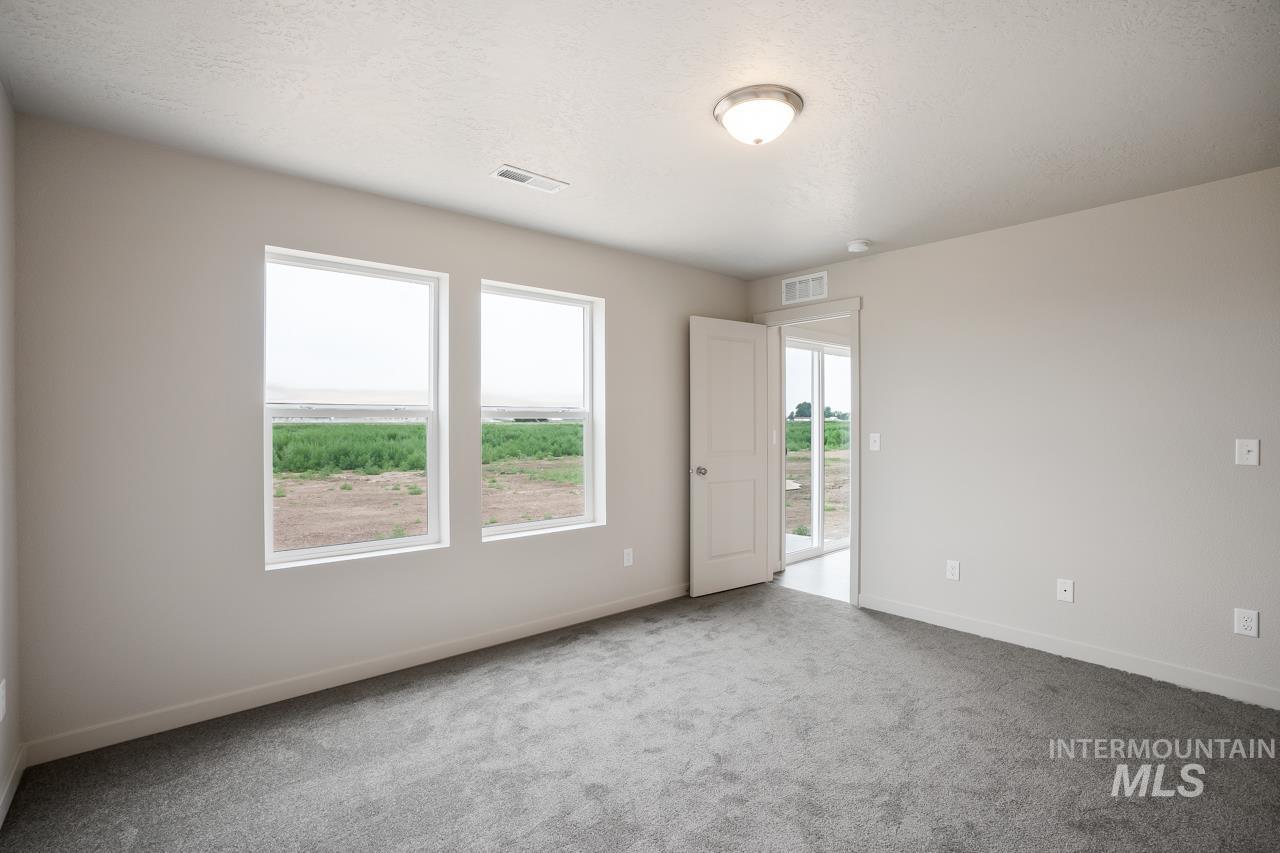 17583 Mason Ridge Way Property Photo 2