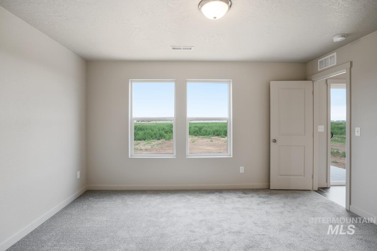 17583 Mason Ridge Way Property Photo 3