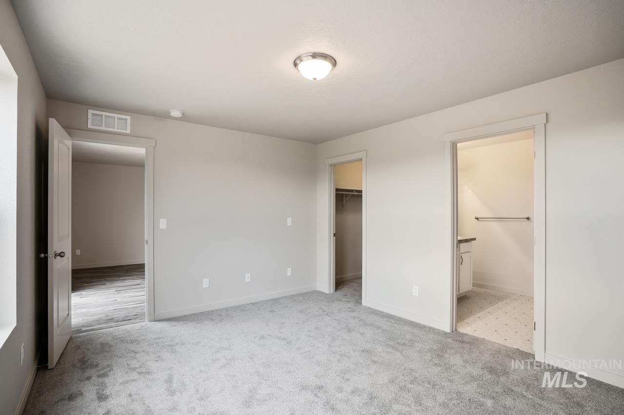 17583 Mason Ridge Way Property Photo 5