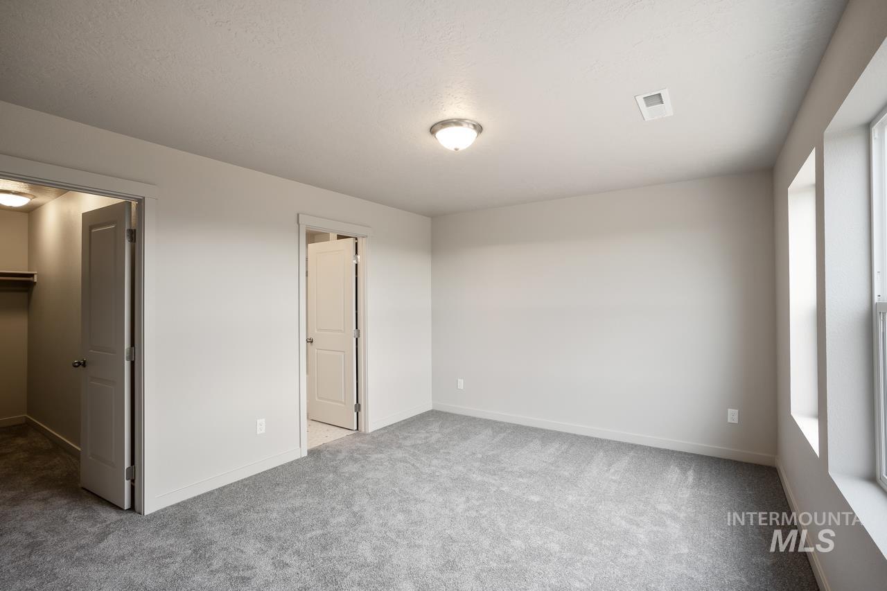 17583 Mason Ridge Way Property Photo 6
