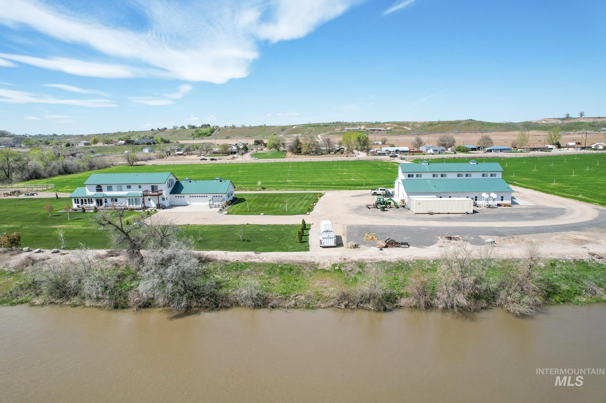 4460 Highway 201 Property Photo