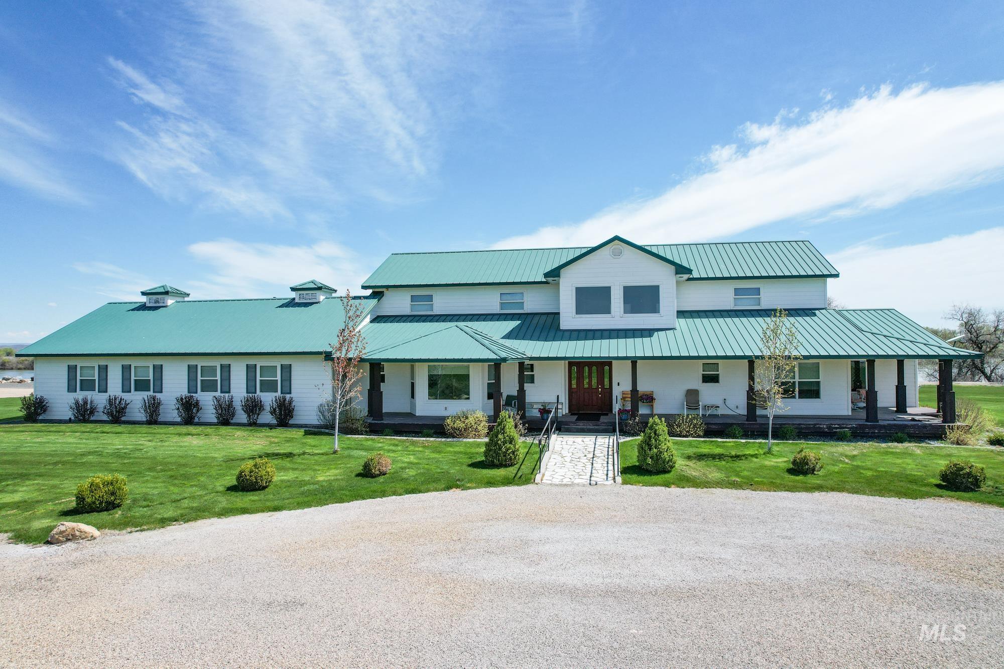 4460 Highway 201 Property Photo 2