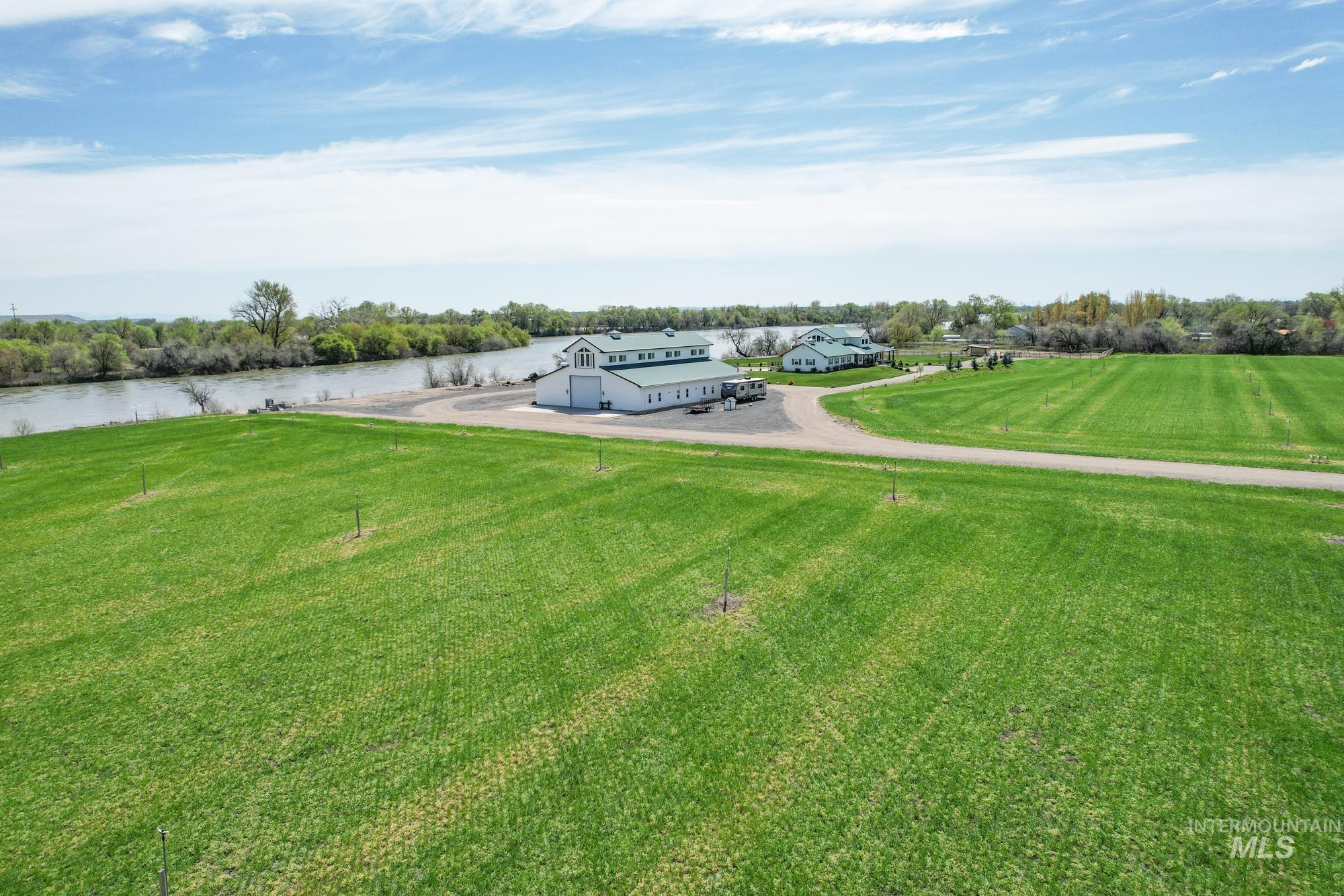4460 Highway 201 Property Photo 4