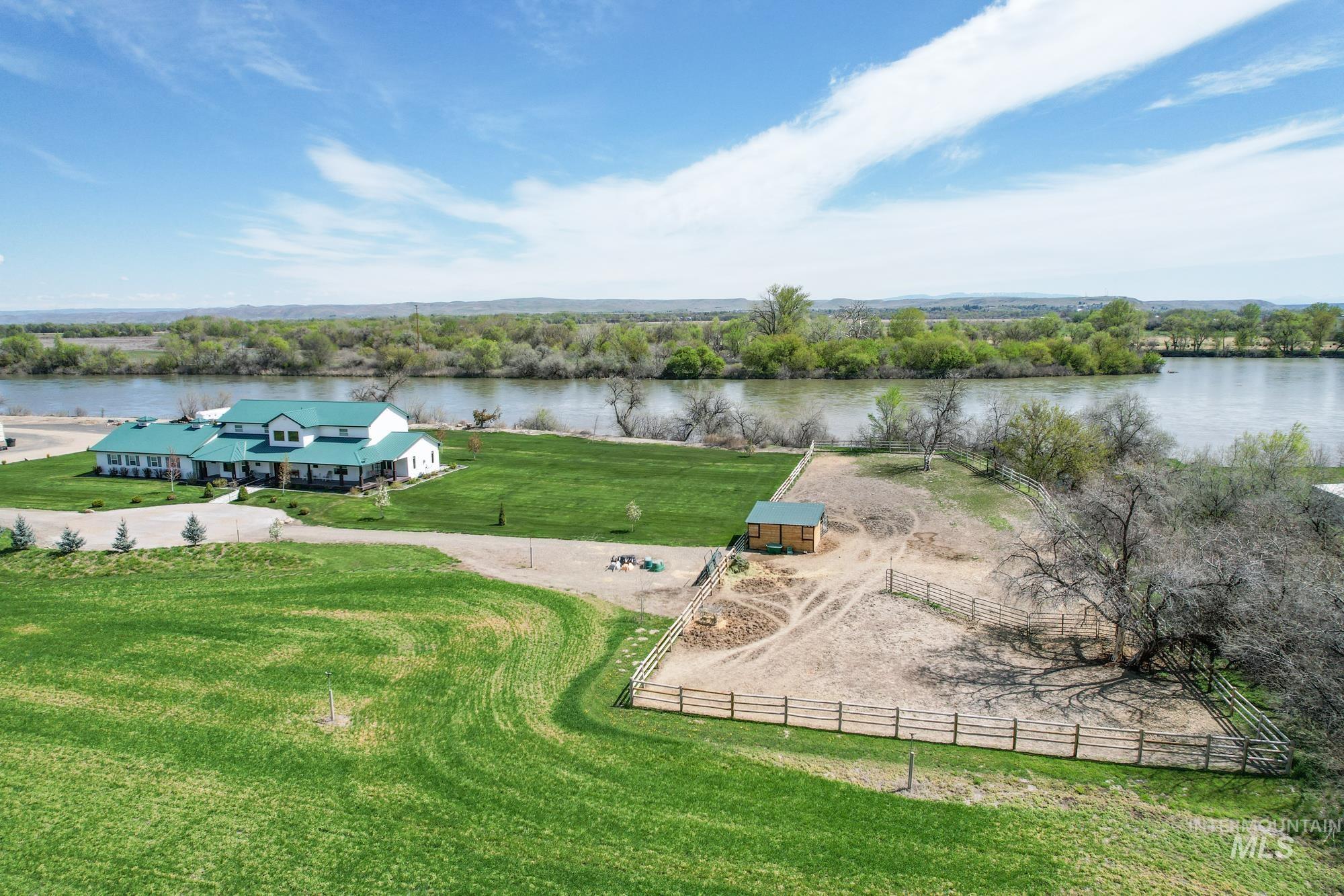 4460 Highway 201 Property Photo 5