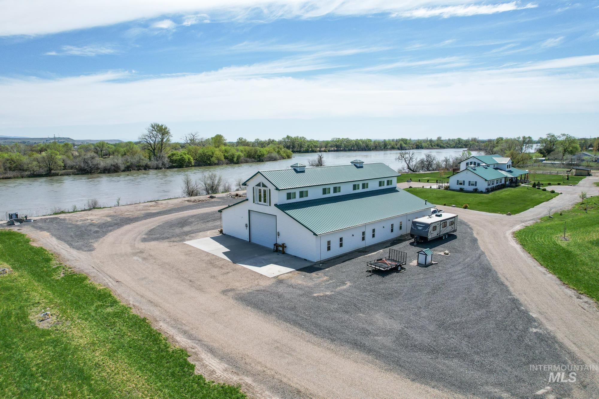 4460 Highway 201 Property Photo 6
